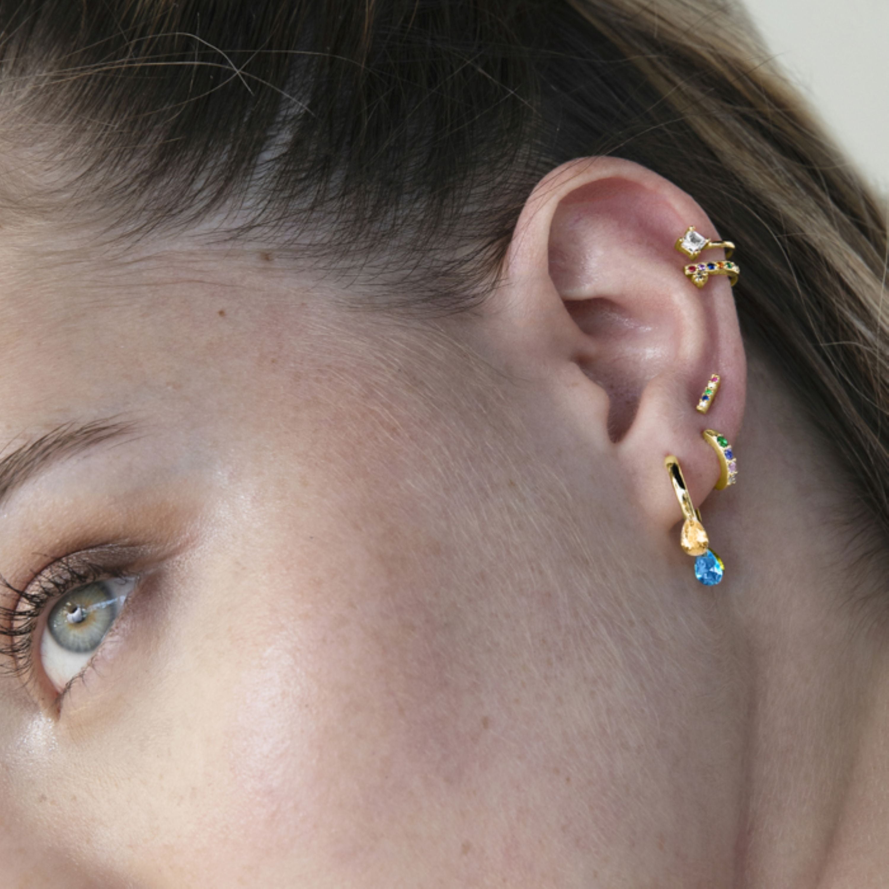 925 Sterling Silver Piercing with Multicolor Cubic Zirconia finished in 18K yellow gold - Ansung
