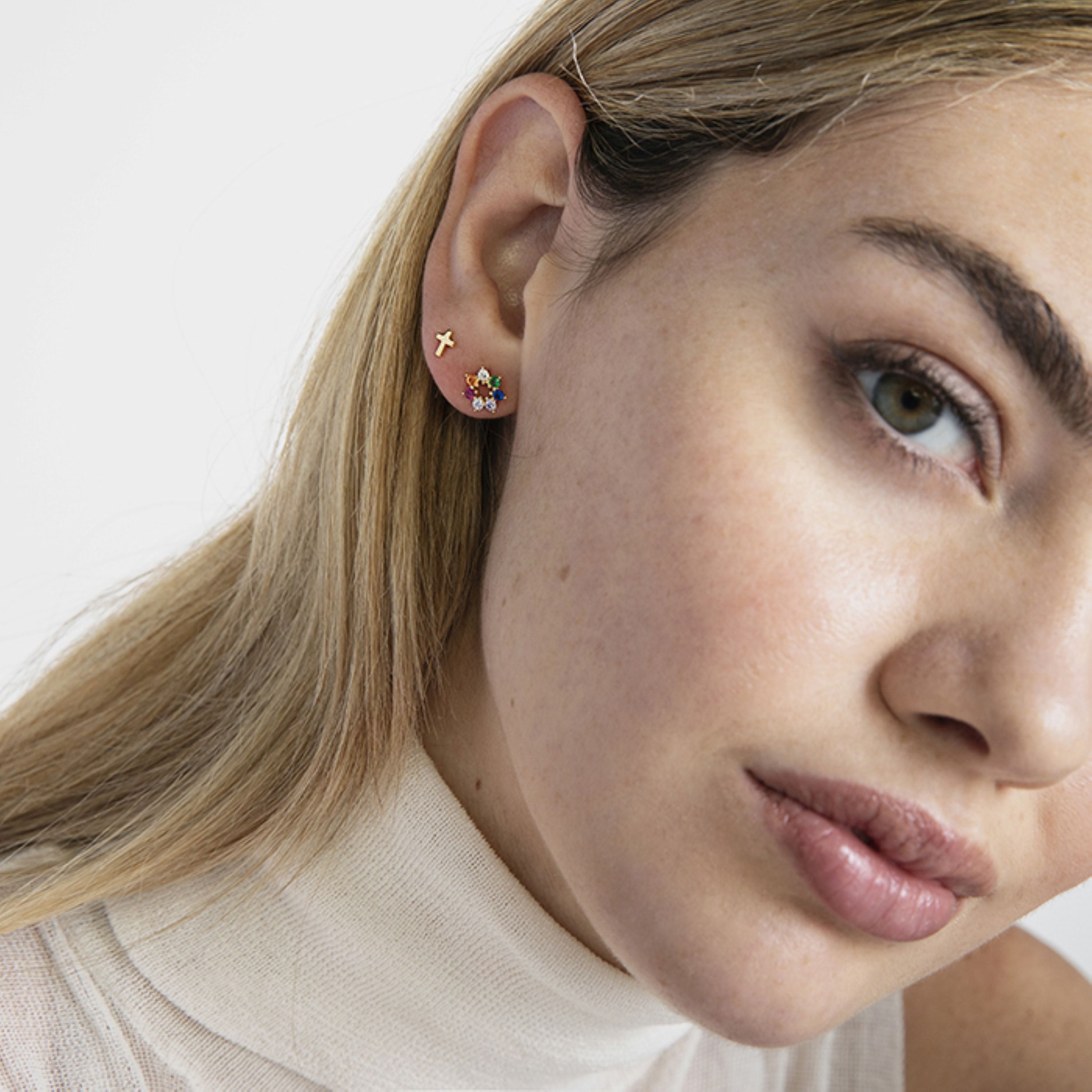 Piercing de Prata de Lei 925 com acabamento em ouro amarelo 18K - Trira