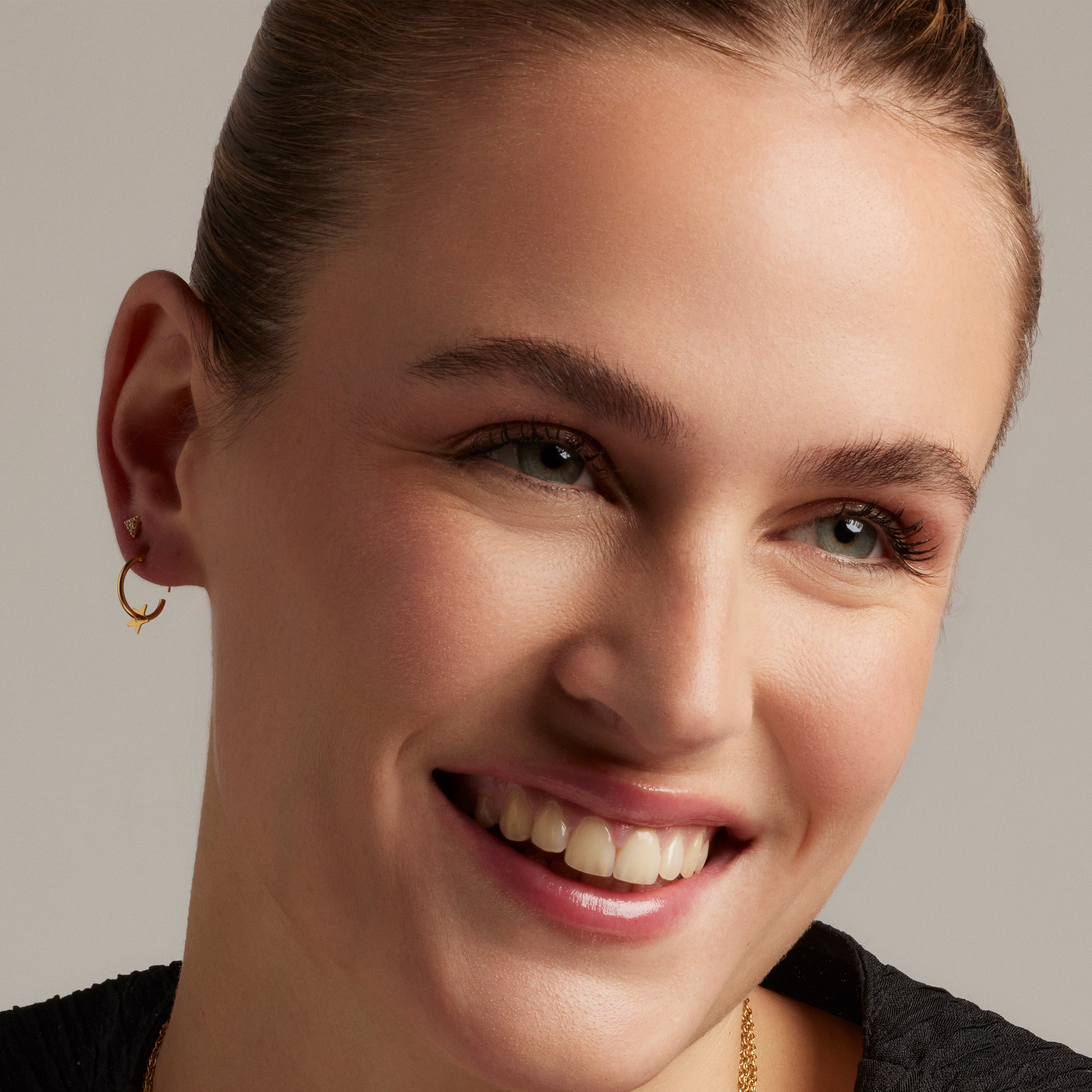 Piercing aus 925er Sterlingsilber mit glänzendem Zirkonia, vergoldet mit 18K Gelbgold - Calye