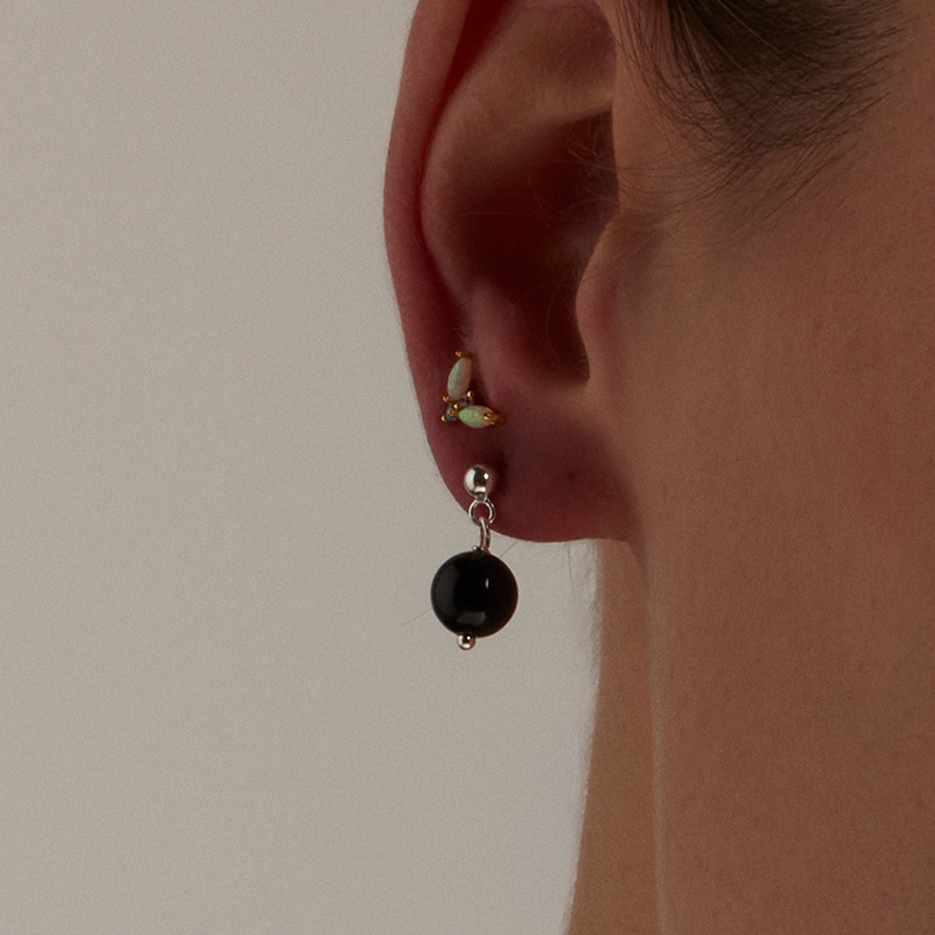 925 Sterling Silver Piercing with Multicolor Cubic Zirconia finished in 18K yellow gold - Ly
