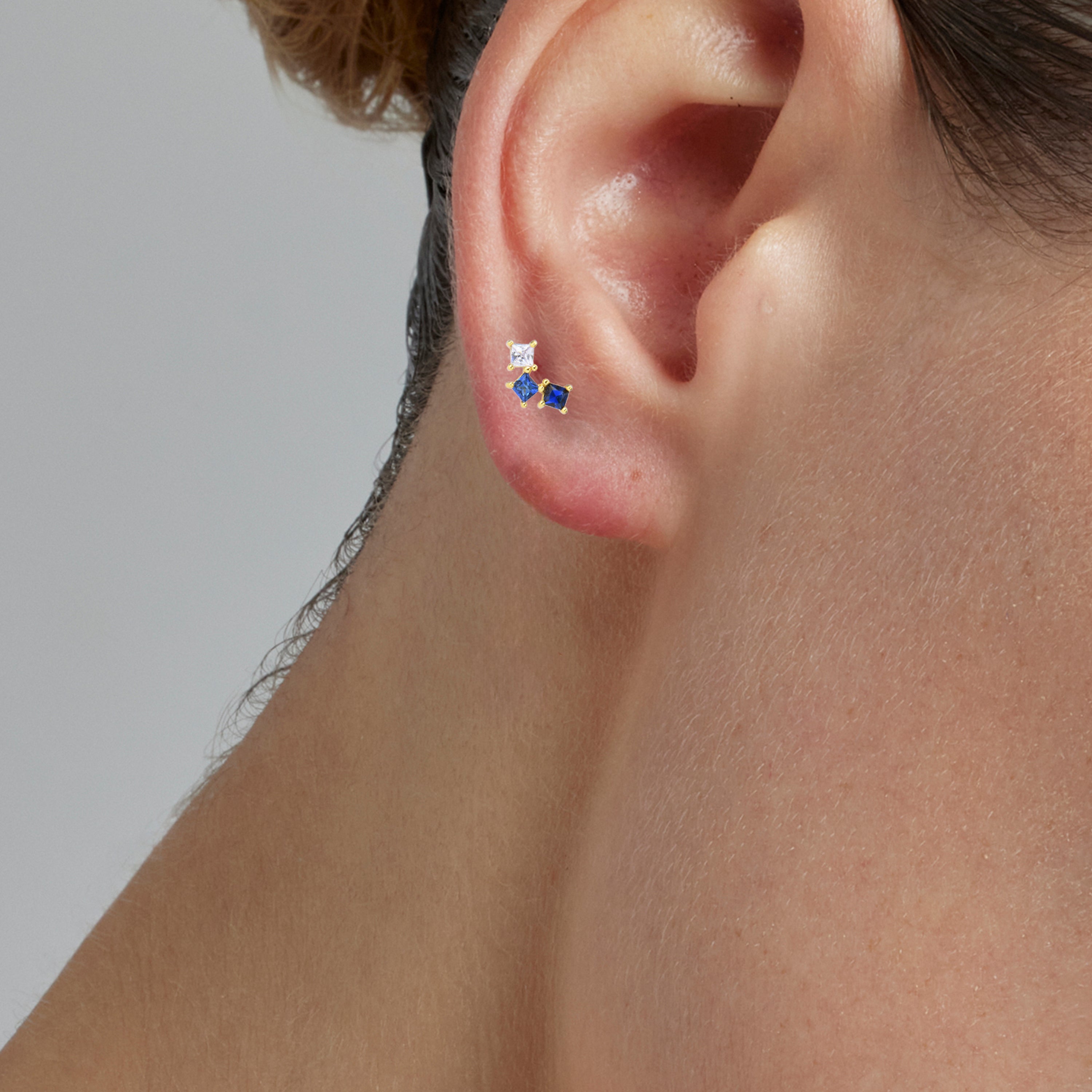Piercing aus 925er Sterlingsilber mit mehrfarbigen Zirkonia, vergoldet mit 18K Gelbgold - Corci