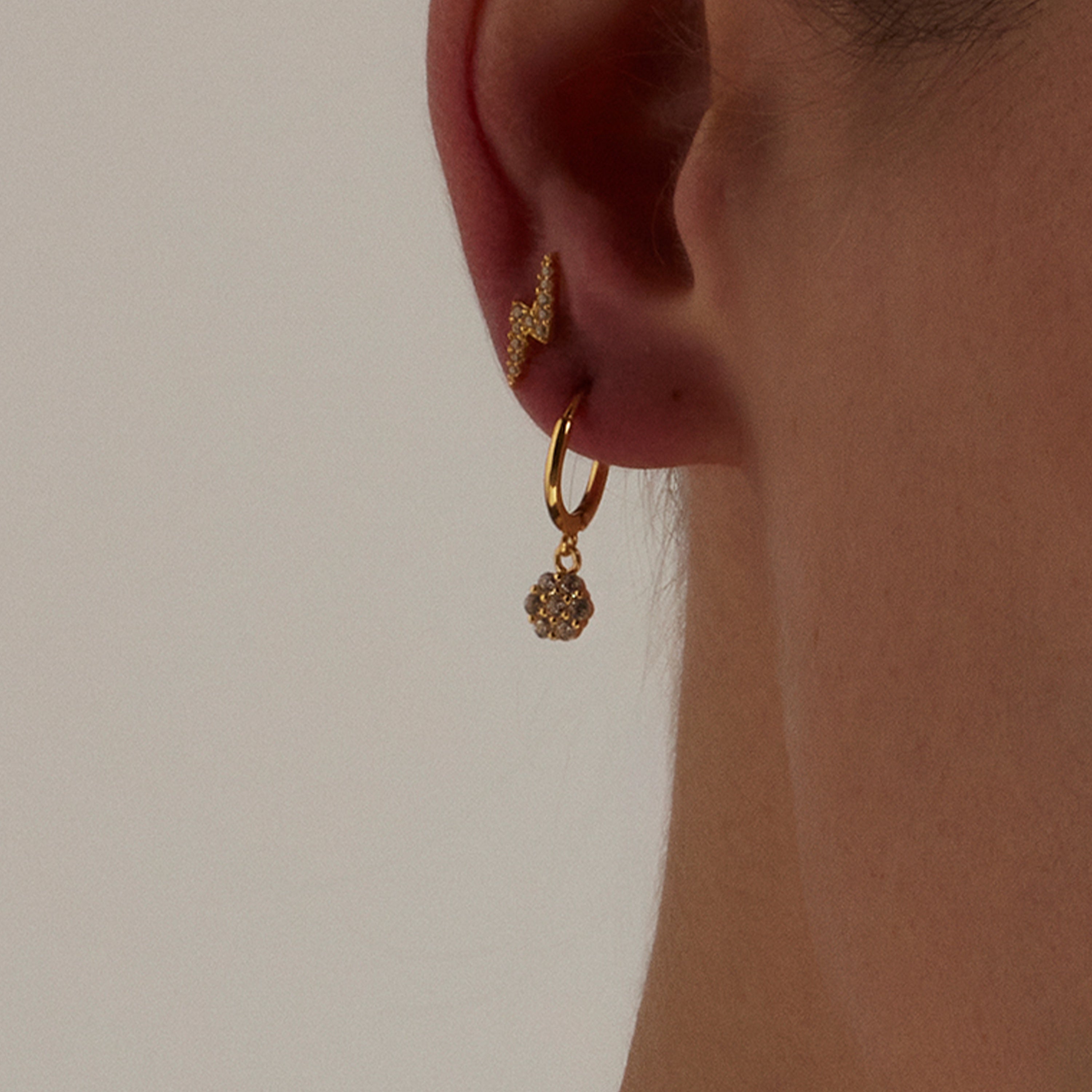 Piercing de Prata de Lei 925 com Zircónia Brilhante acabamento em ouro amarelo 18K - Linse