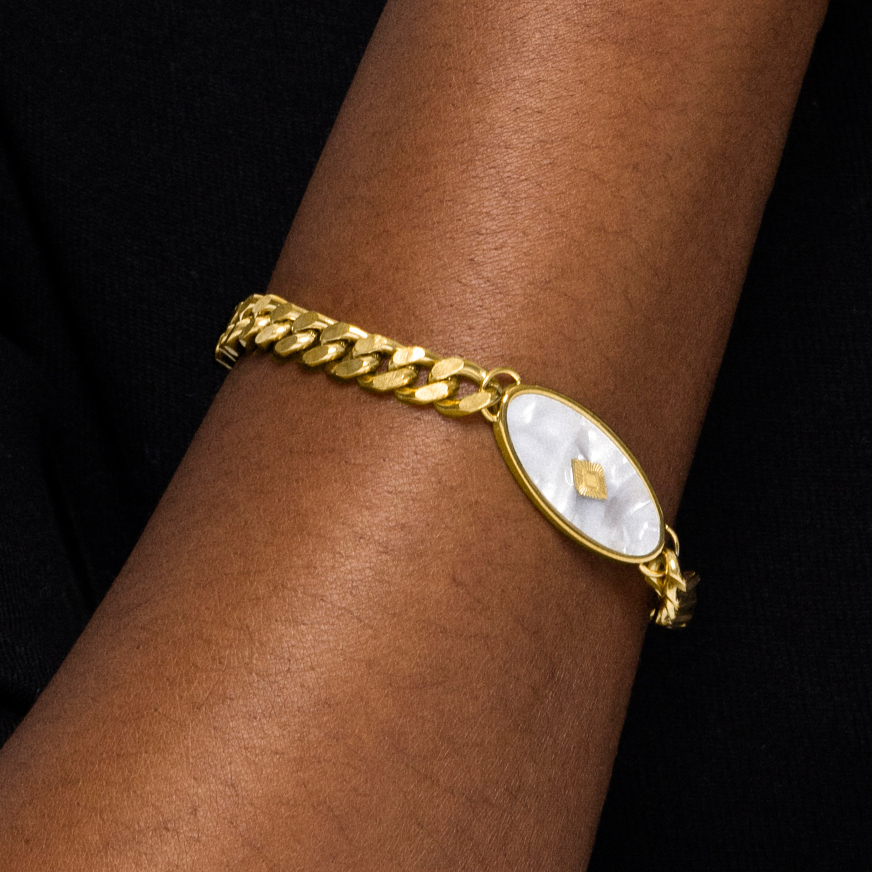 Bracciale in Madreperla Bianca finito in oro giallo 18K - Anleh