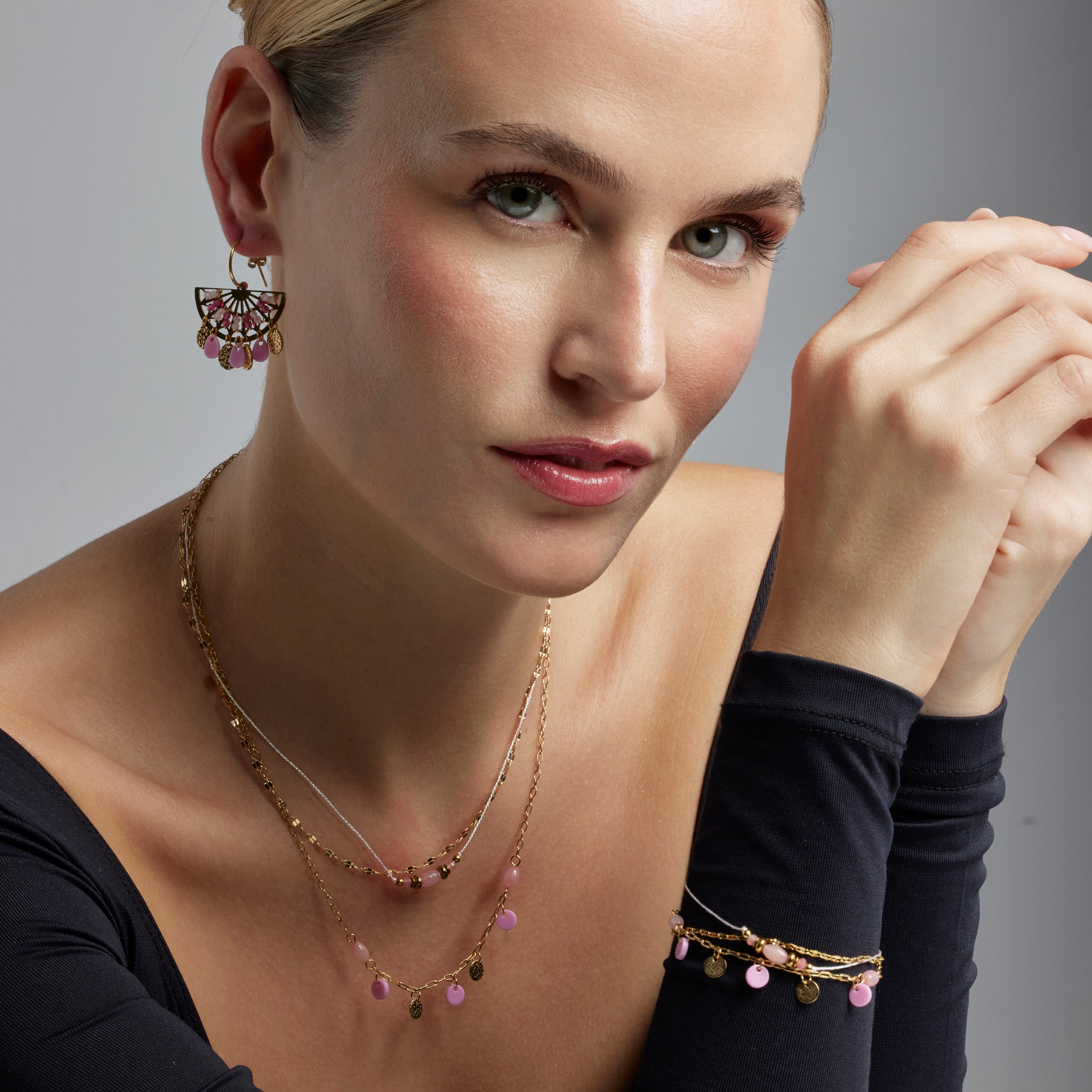 Pulseira com Quartzo Rosa acabamento em ouro 18k - Omlia