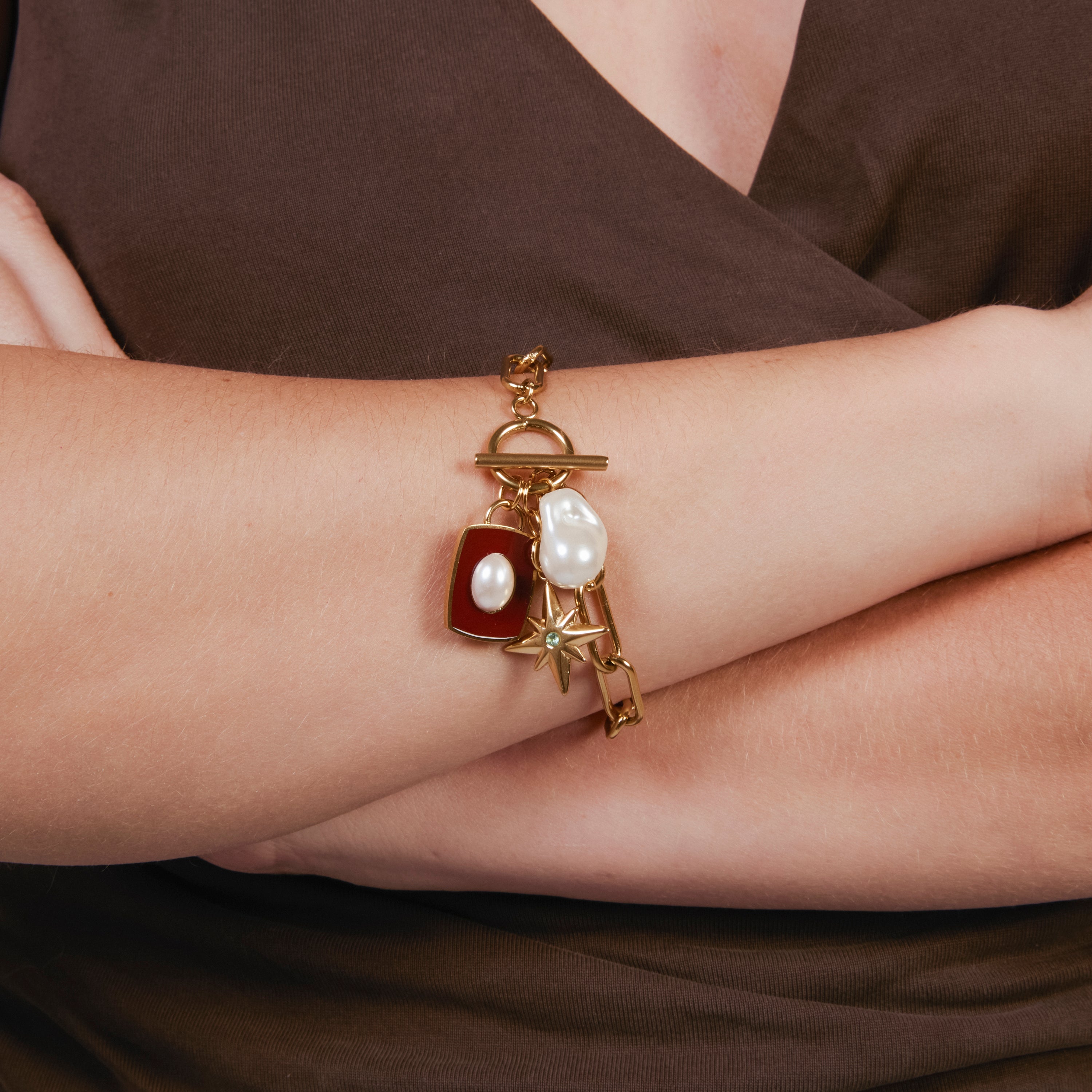 Pulsera de Perla Blanca acabado en oro amarillo de 18k - Irath