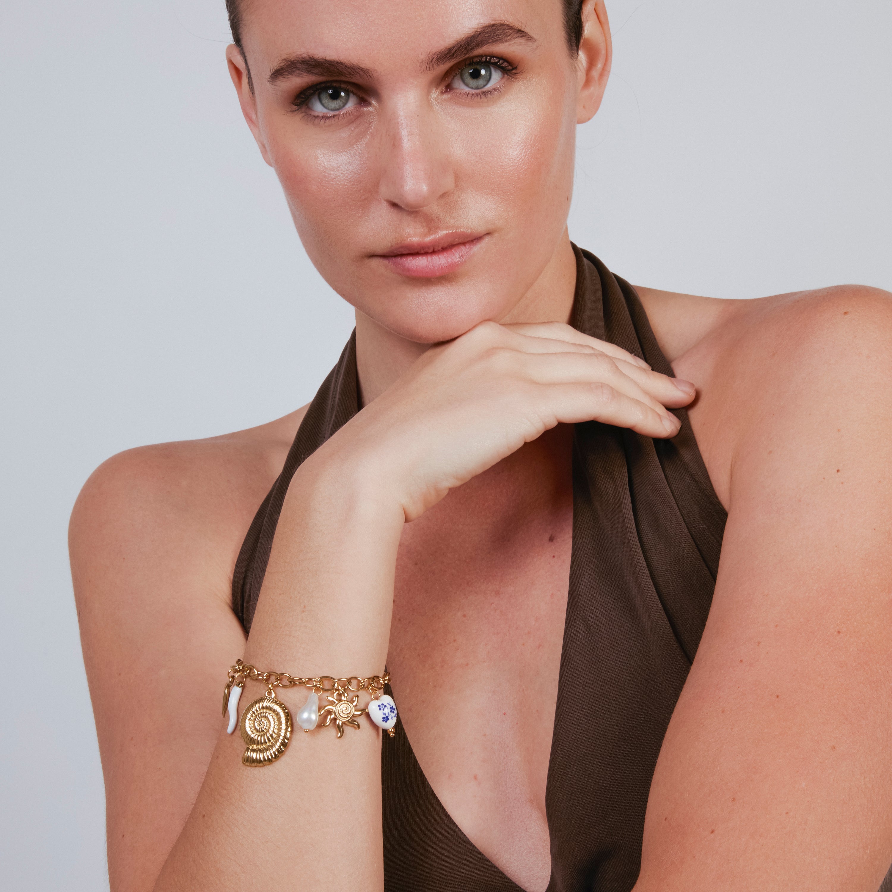 Pulseira de Pérola Branca com acabamento em ouro amarelo 18k - Ribeleg