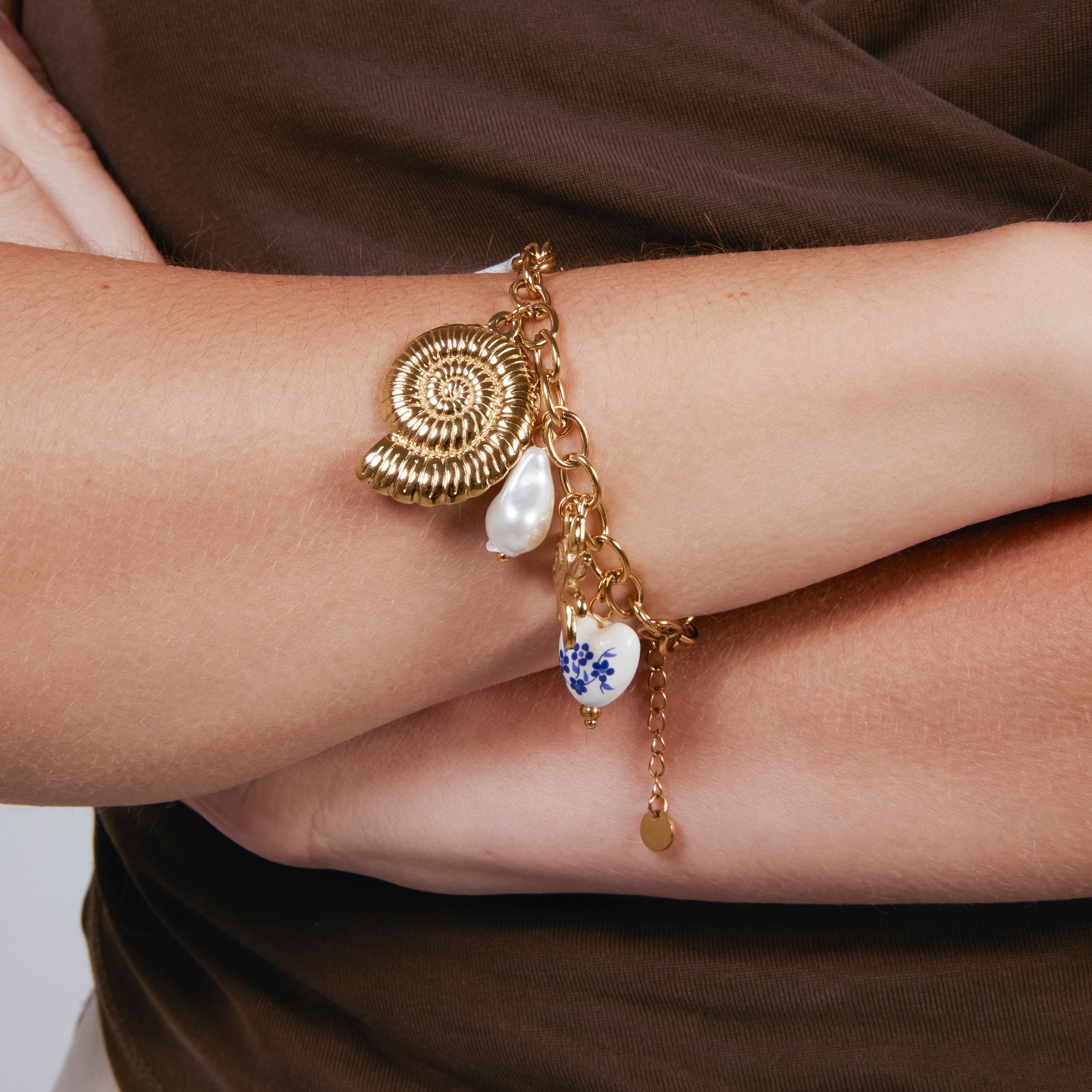 Pulseira de Pérola Branca com acabamento em ouro amarelo 18k - Ribeleg
