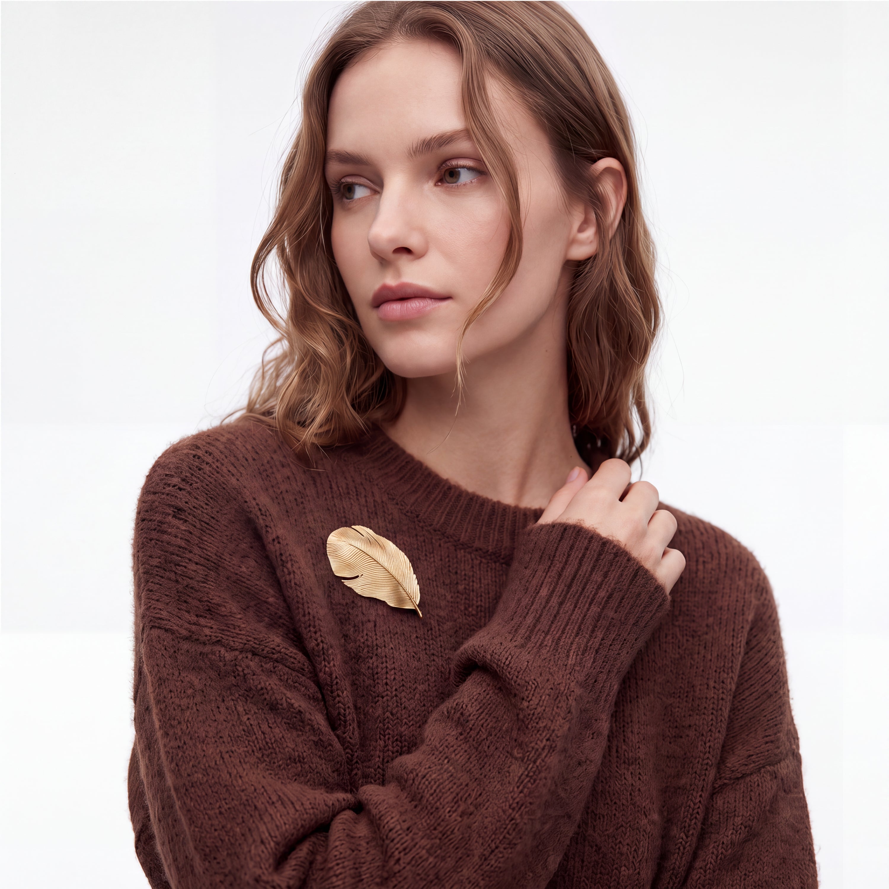 Broche acabado en oro amarillo de 18k - Mesath