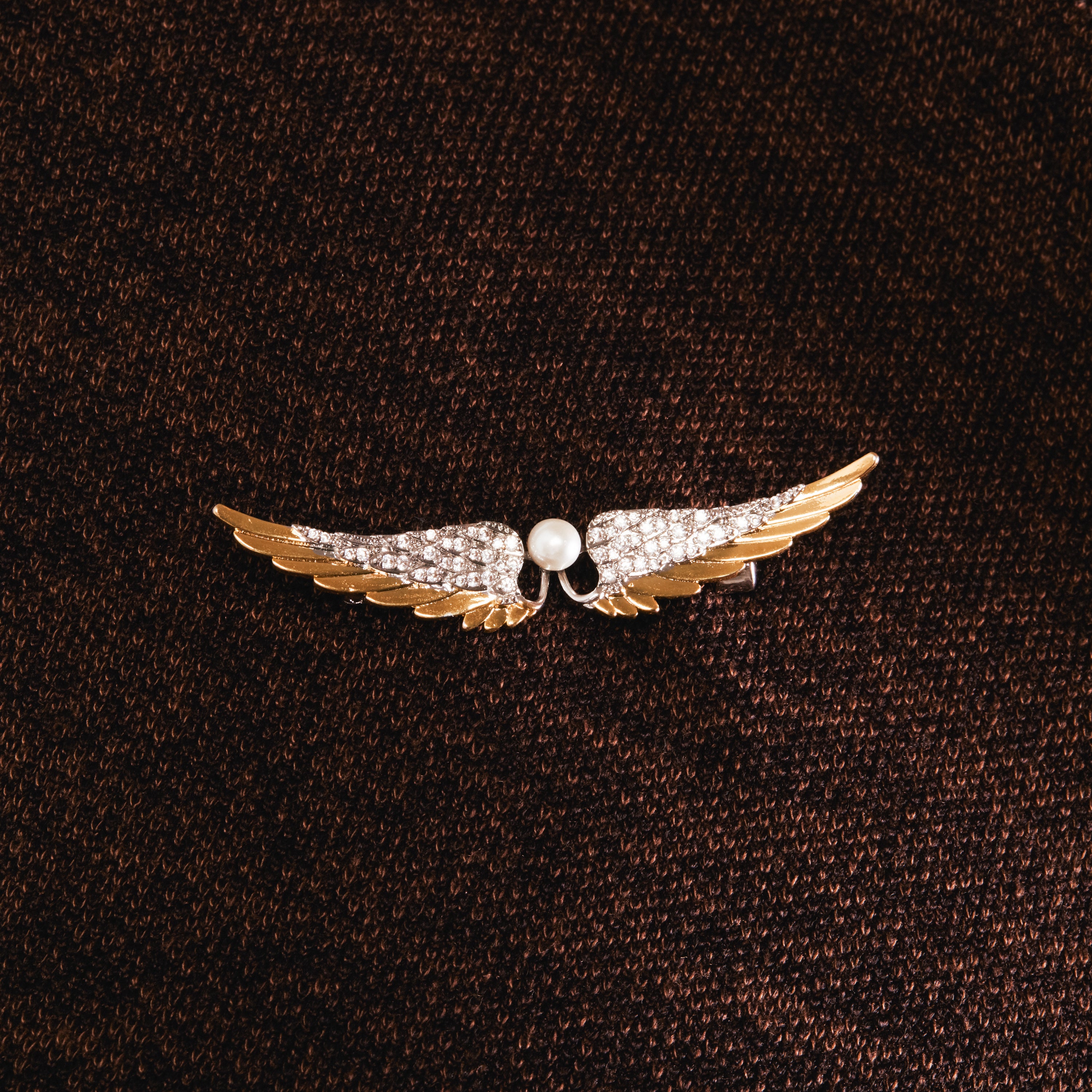 Broche de Perla Blanca acabado en oro amarillo de 18k - Lathih