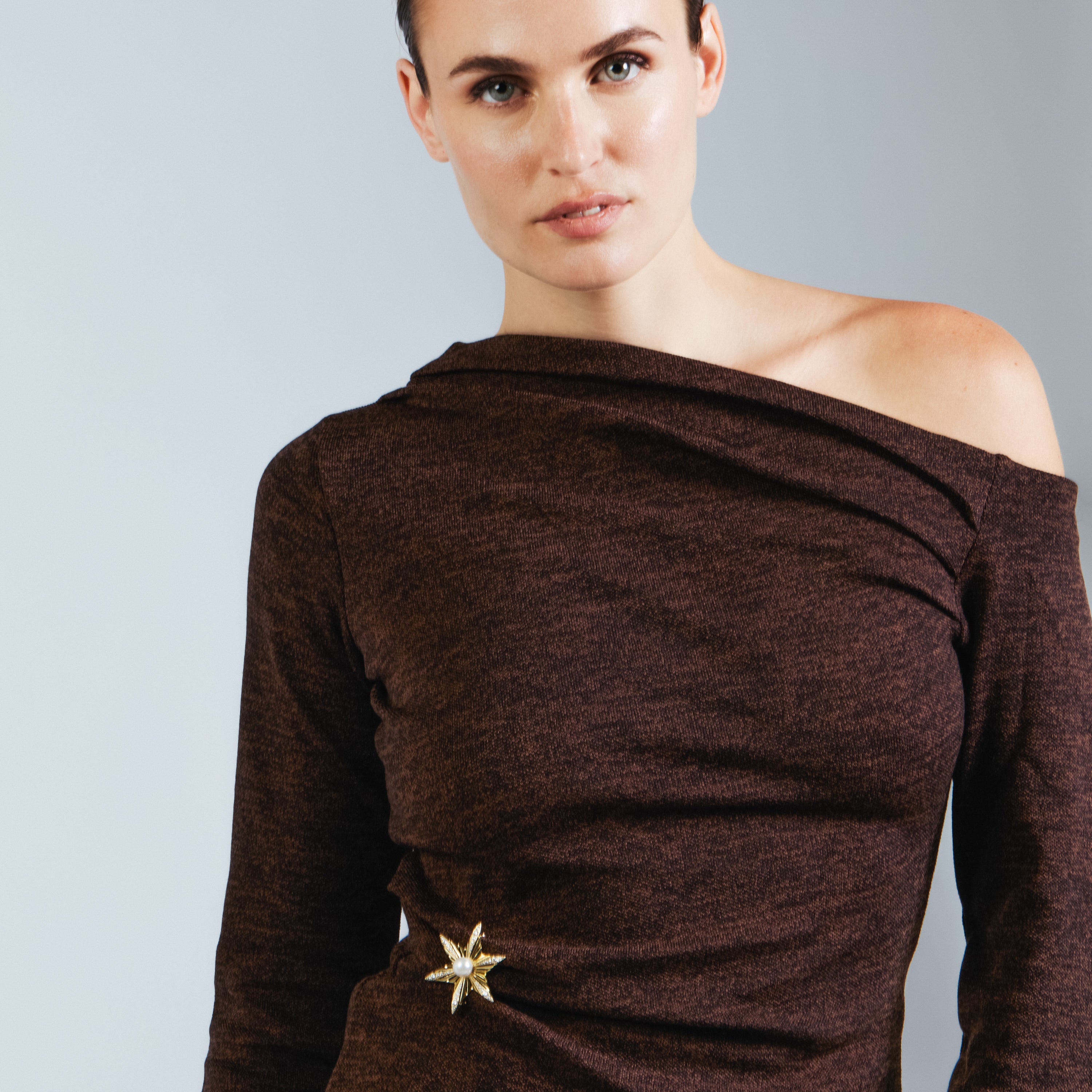 Broche de Perla Blanca acabado en oro amarillo de 18k - Halal