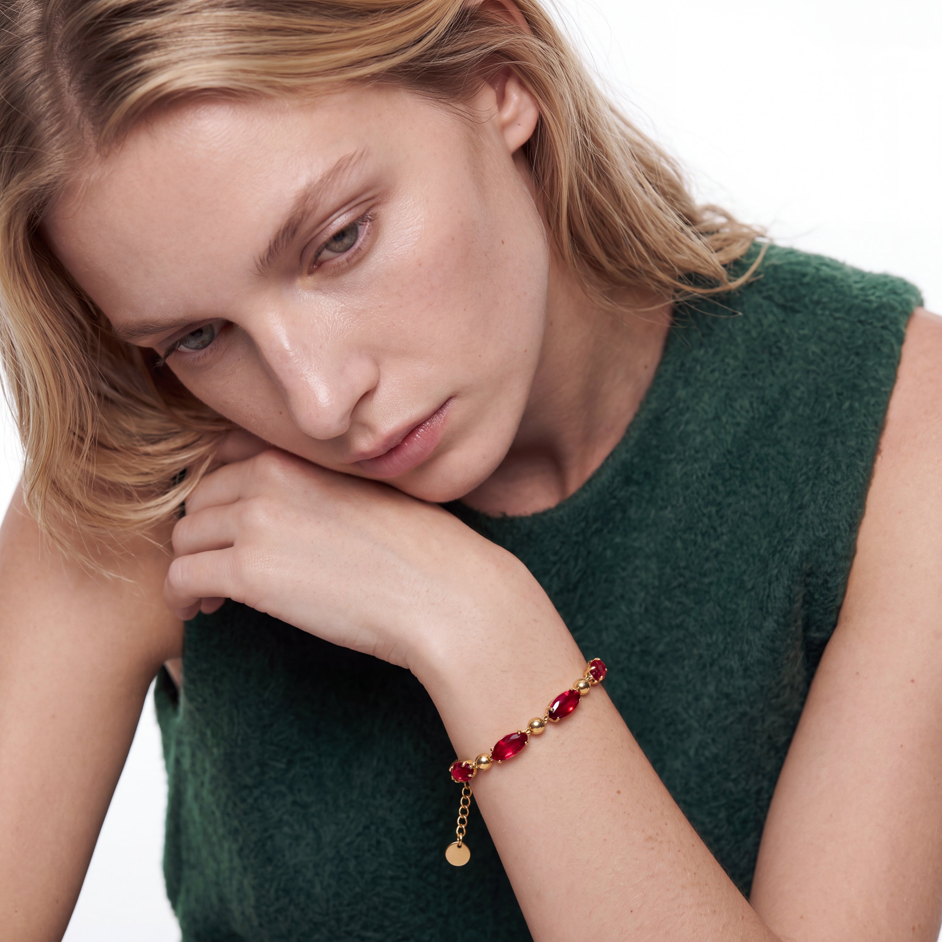 Red crystal bracelet with an 18k yellow gold finish - Midfan
