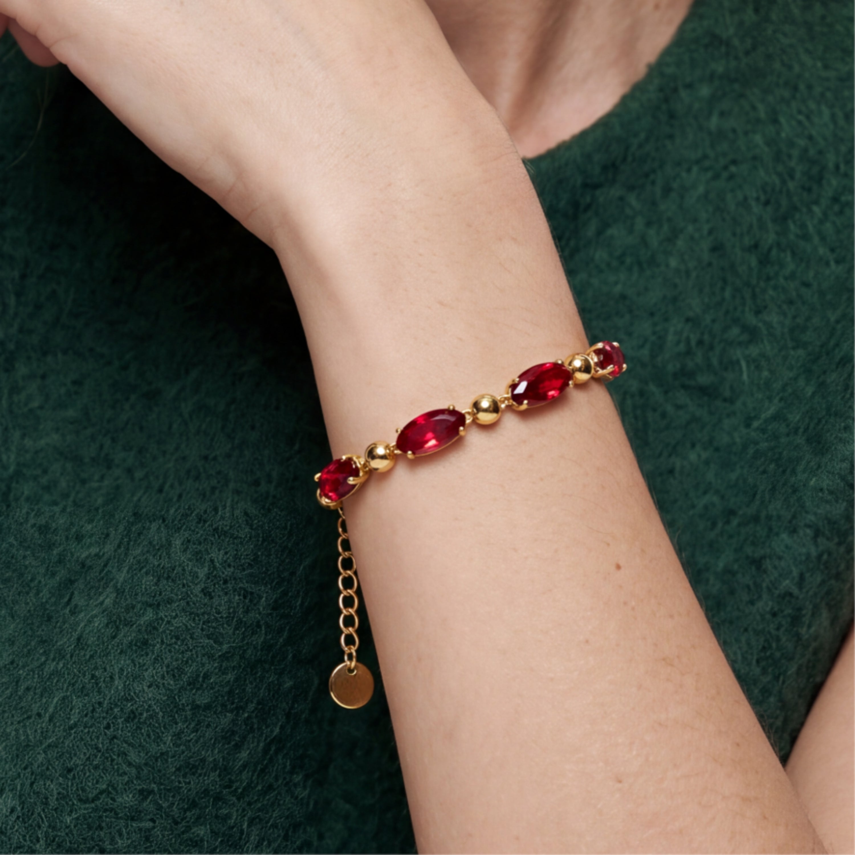 Red crystal bracelet with an 18k yellow gold finish - Midfan