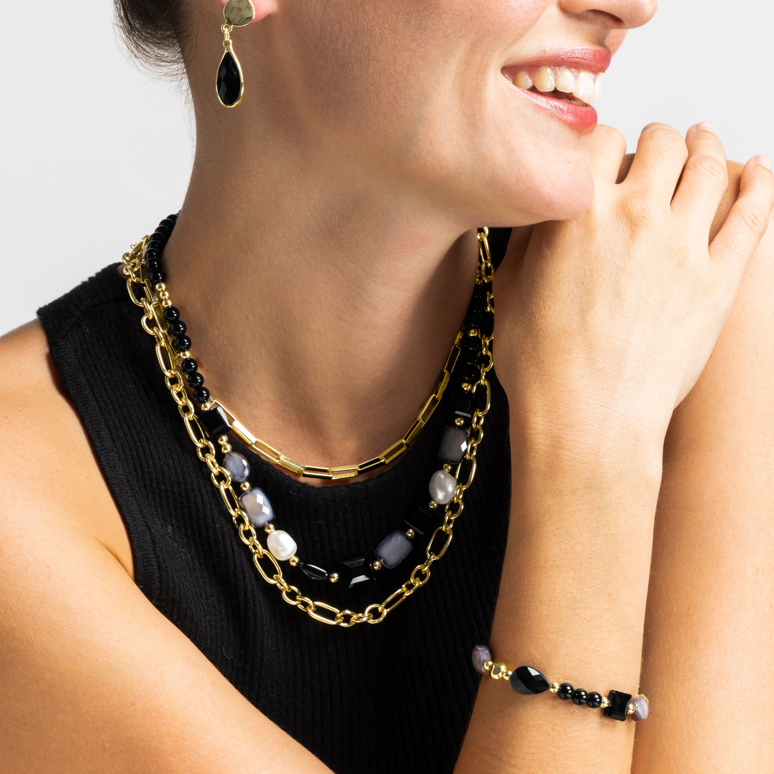 Armband mit schwarzem Harz, 18k Gold-Finish - Nyste