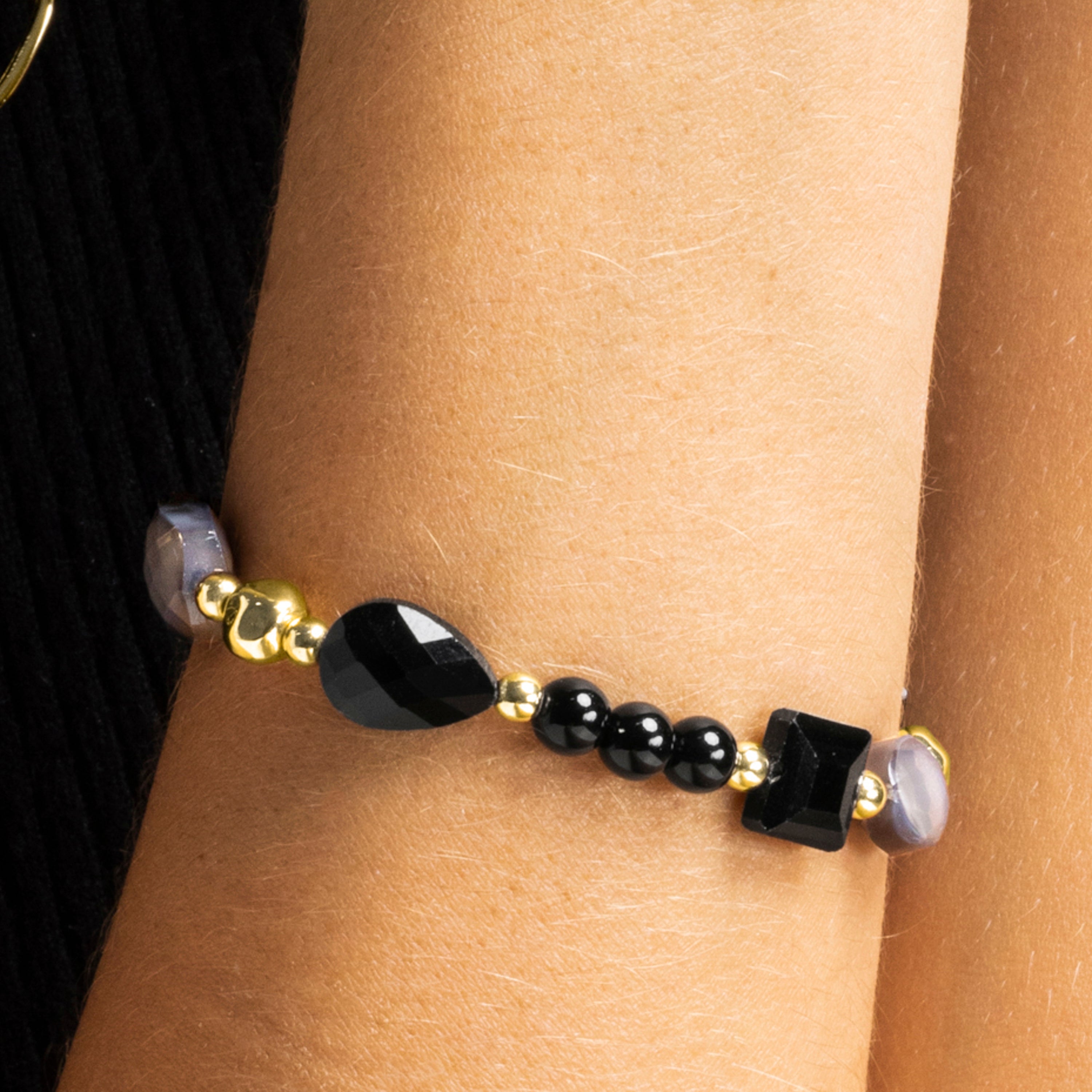 Armband mit schwarzem Harz, 18k Gold-Finish - Nyste