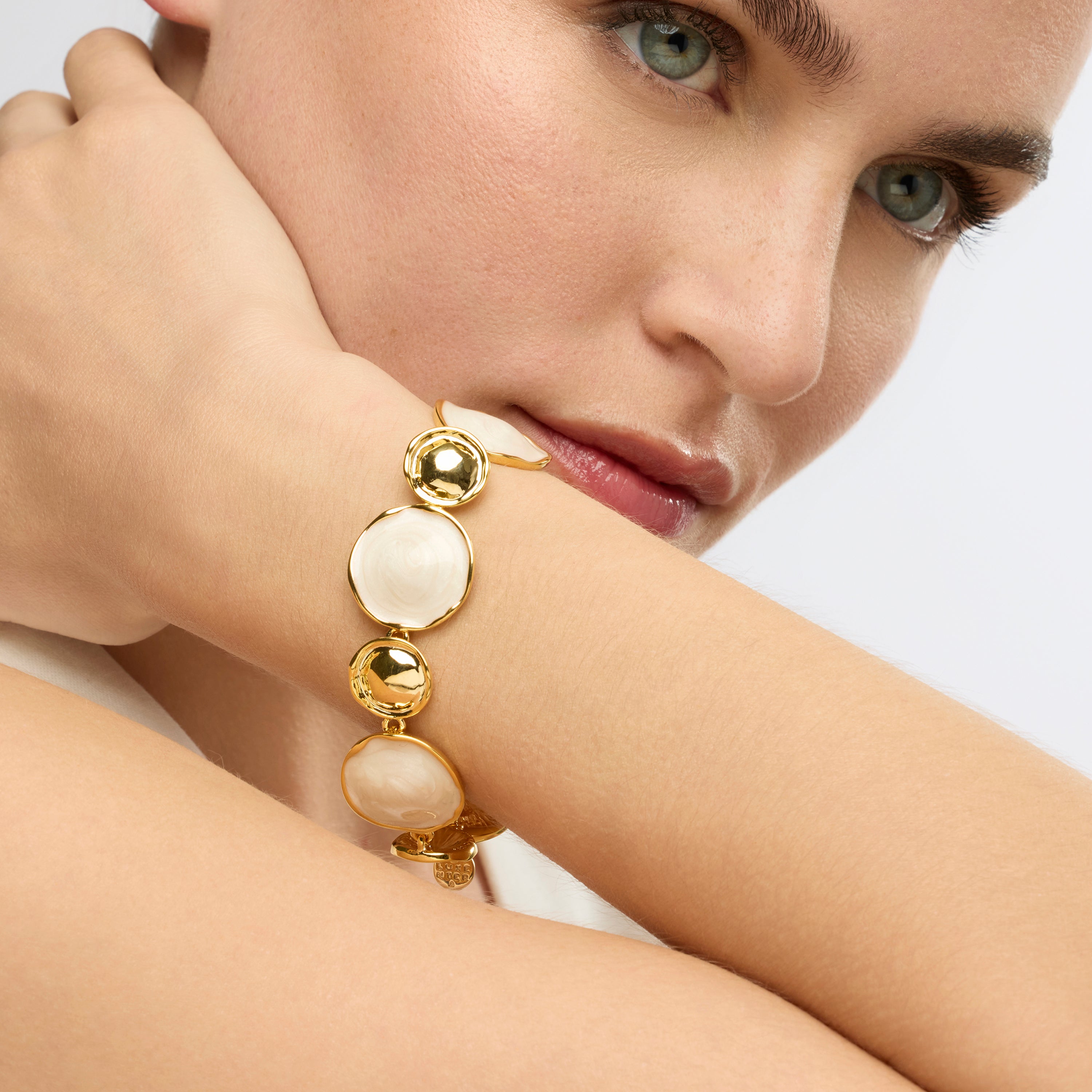 Pulsera acabado oro amarillo de 18k y Lacado Blanco - Huldio