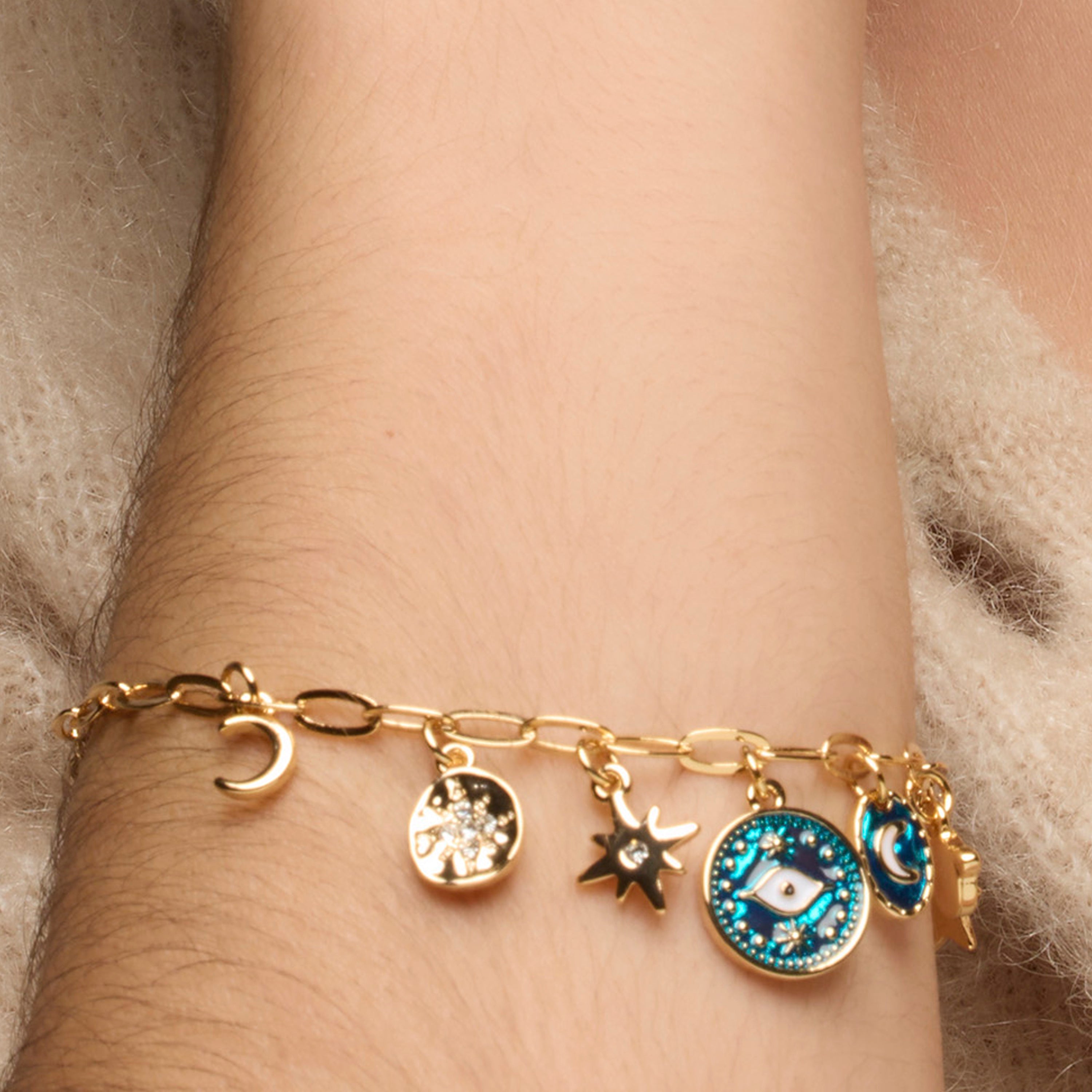 Bracelet finition or jaune 18 carats et résine bleue - Wiwik