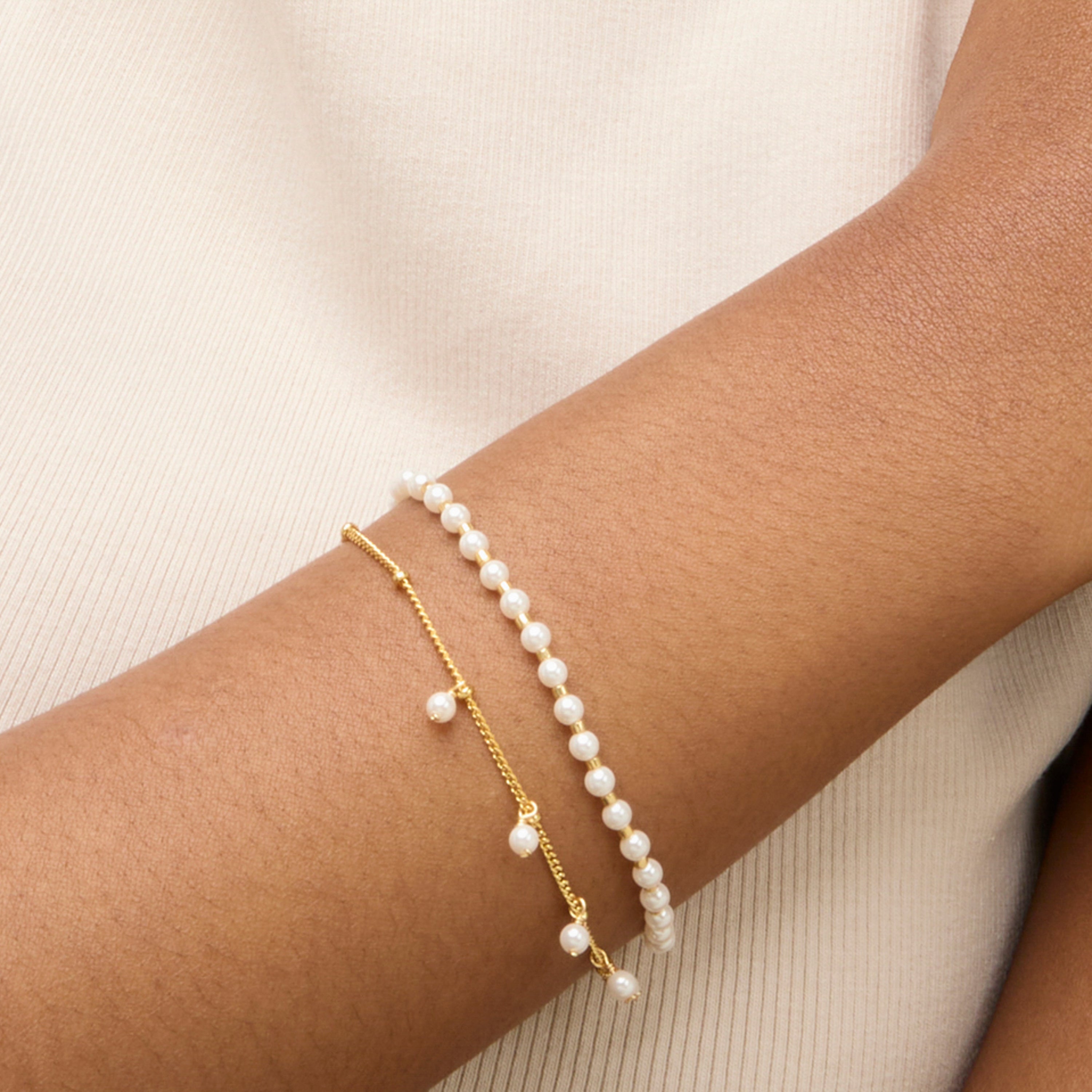 Perlenarmband aus weißer Perle mit 18K Gelbgold-Finish - Subri