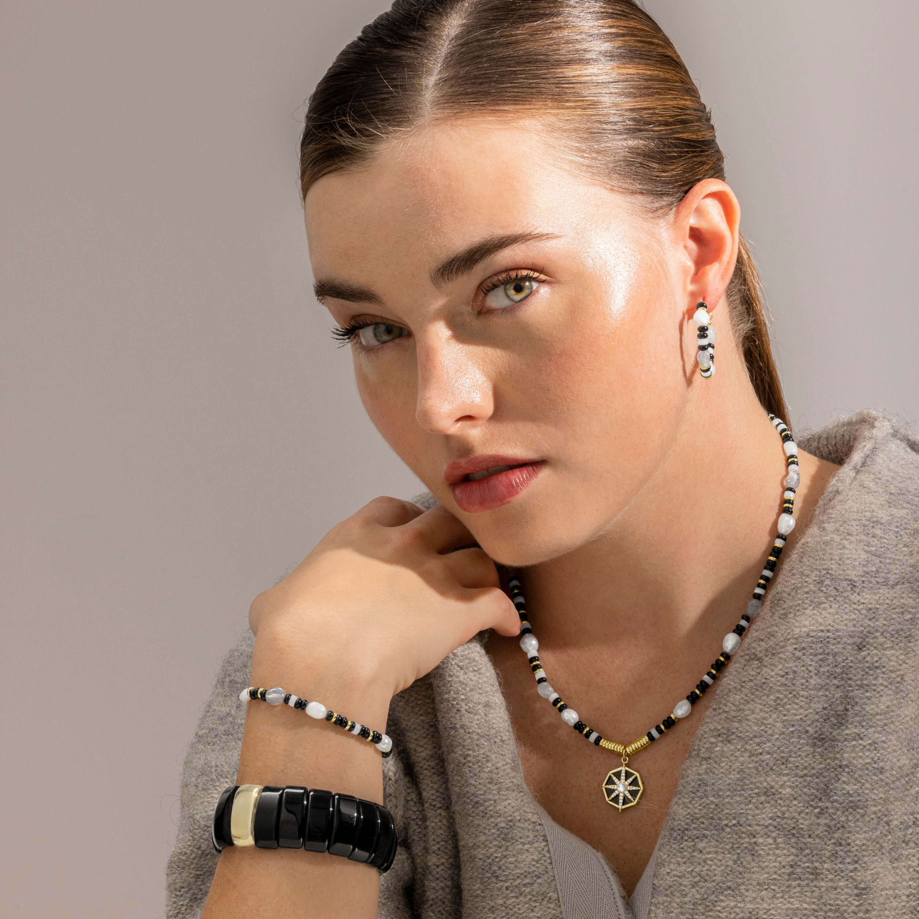 Armband mit Onyx, 18k Gold-Finish - Olahte