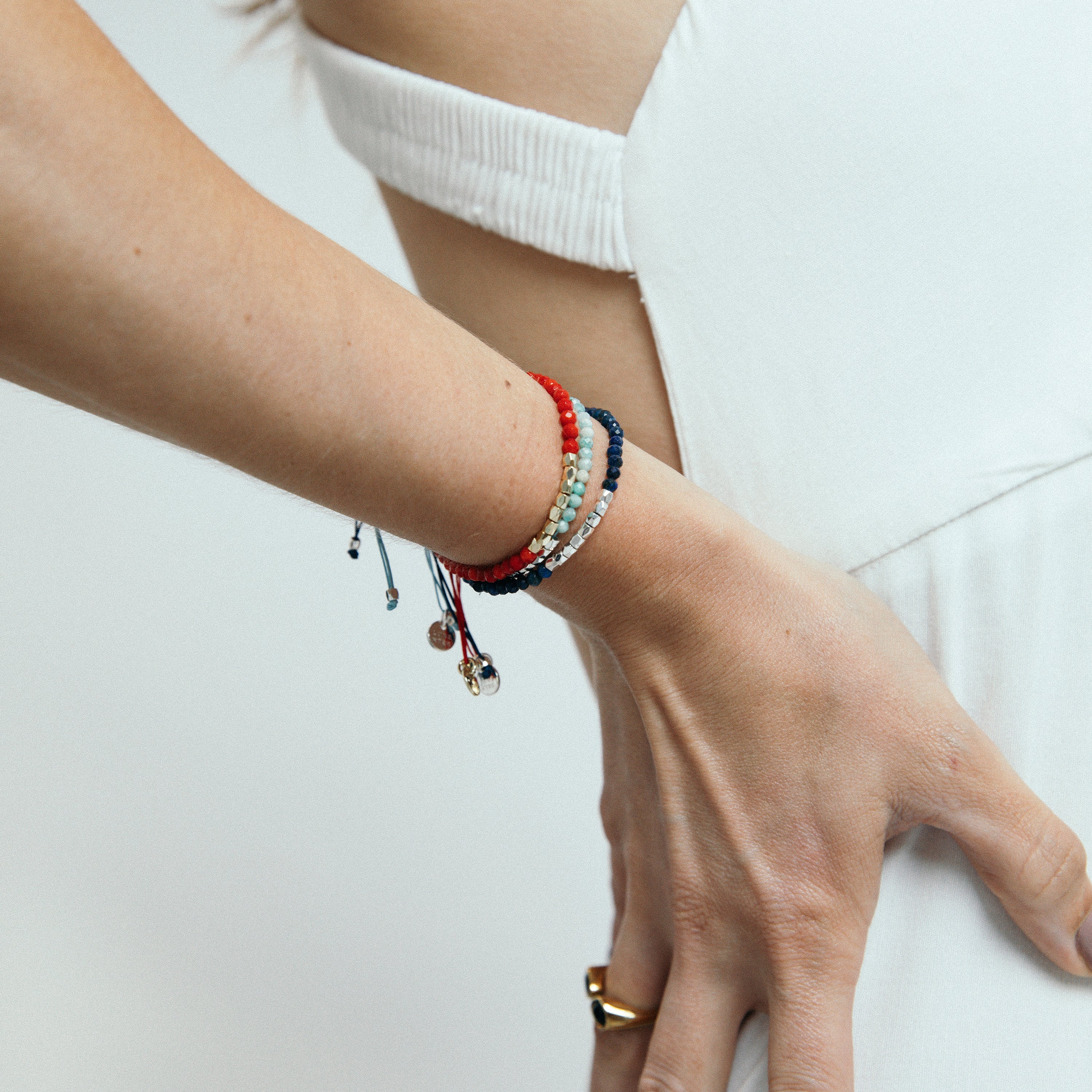Pulsera acabado oro amarillo de 18k y Coral - Likah