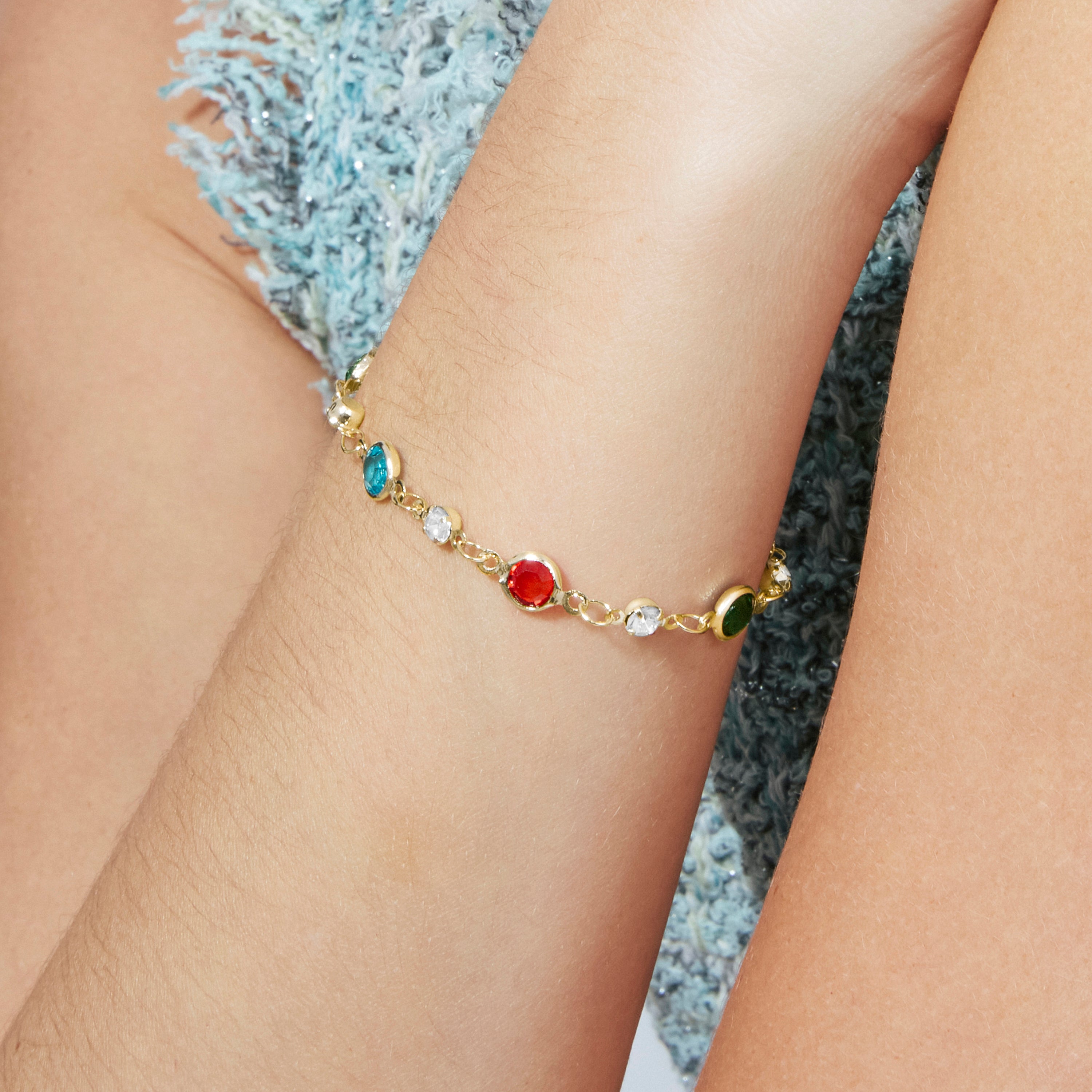 Pulseira de Zircónia Multicolor com acabamento em ouro amarelo 18k - Akas