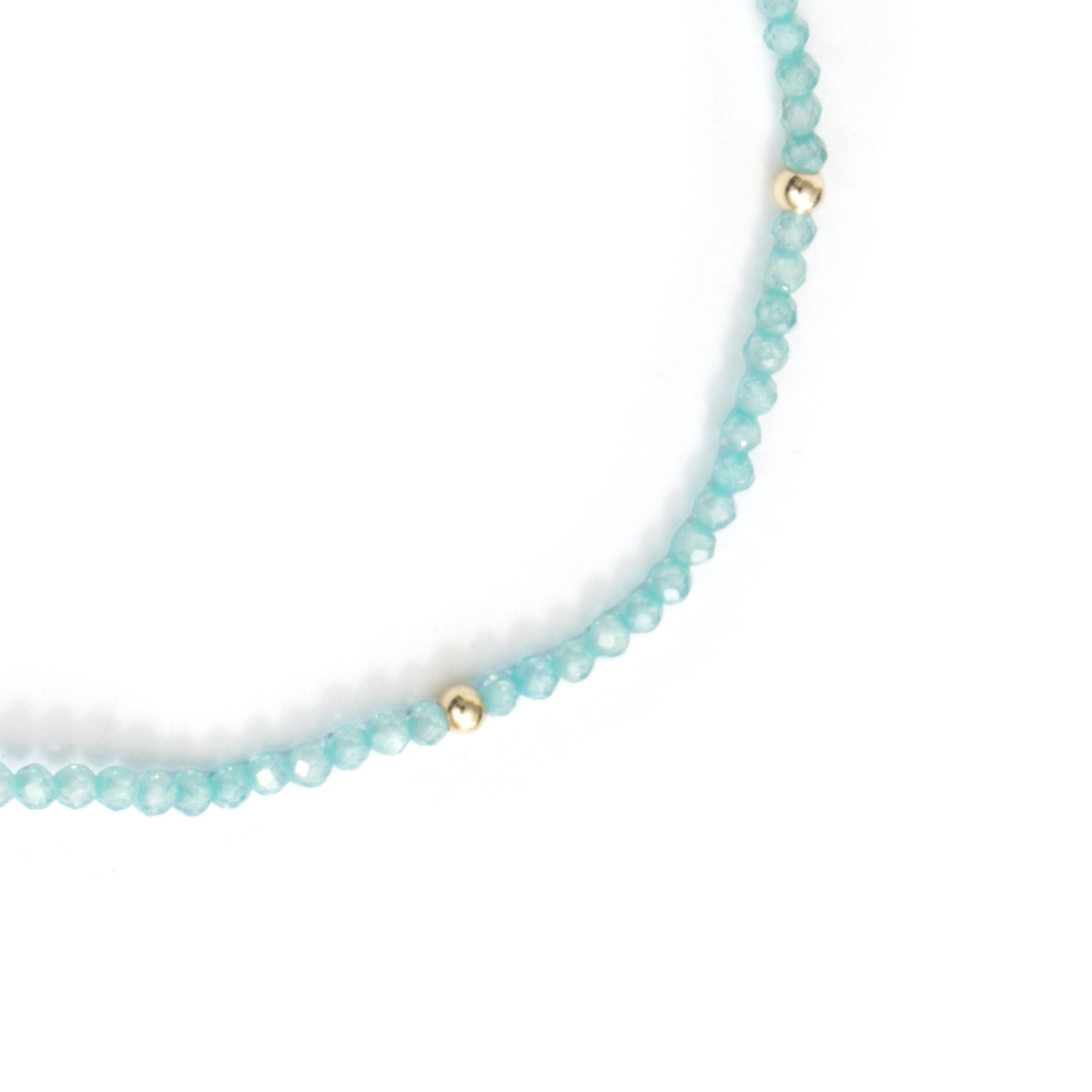Pulsera de Aleación de Metal y Cristal Azul acabado en oro amarillo de 18k - Hilry