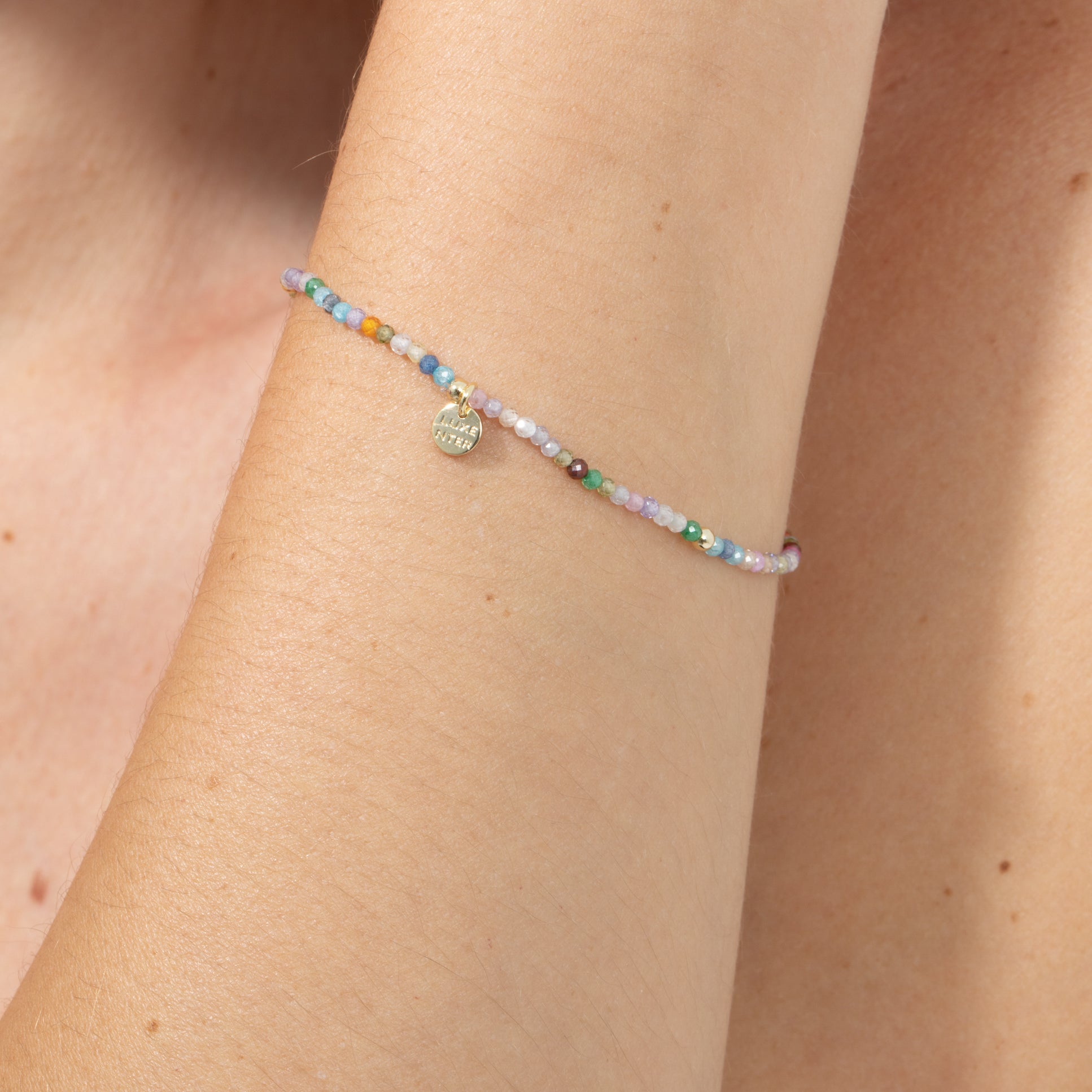 Pulsera de Aleación de Metal y Cristal Multicolor acabado en oro amarillo de 18k - Hilry