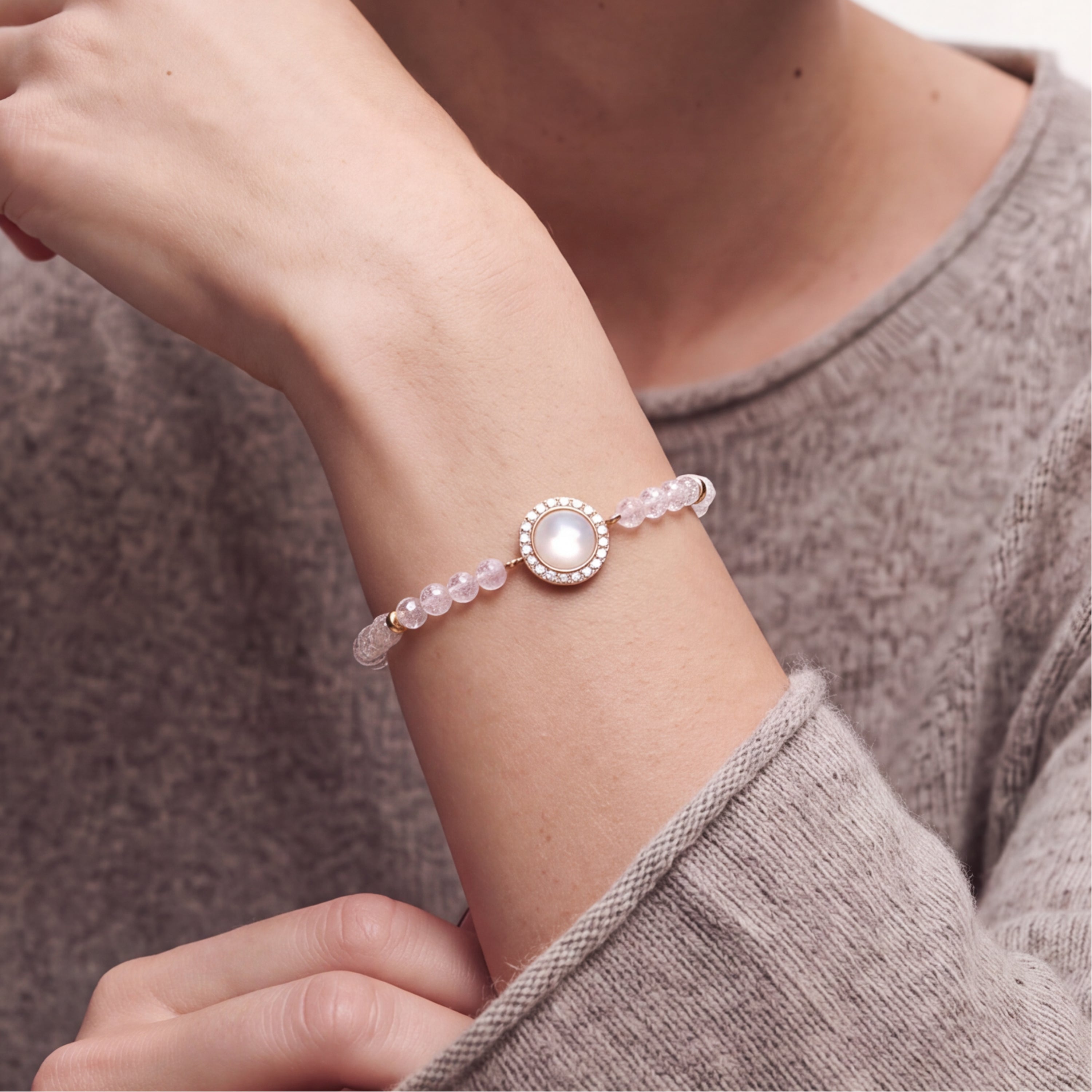 Pulsera de Cristal de Roca y Madreperla acabado en oro amarillo de 18k - Tasass