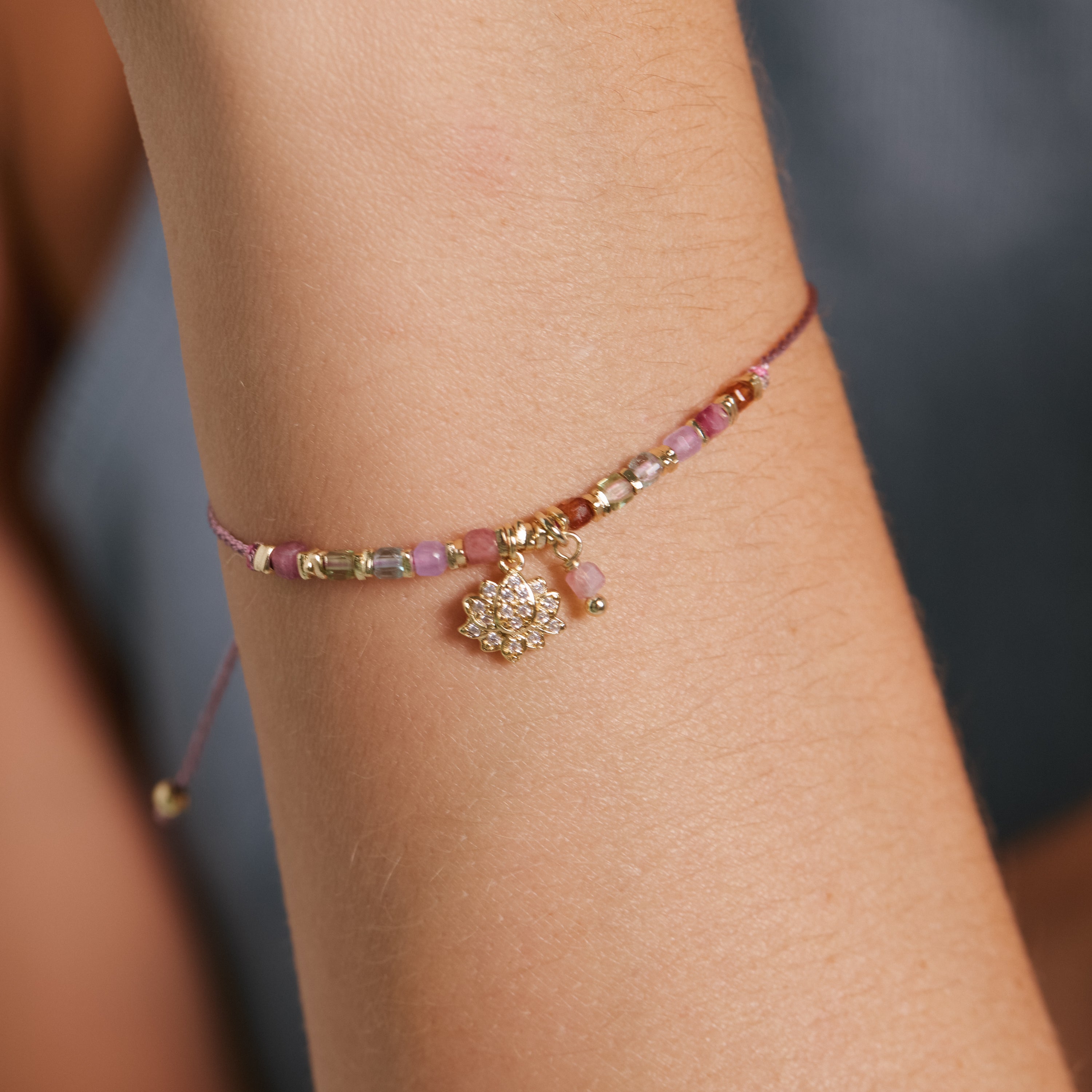 Pulsera de Multicolor Piedra Natural acabado en oro amarillo de 18k - Vilja