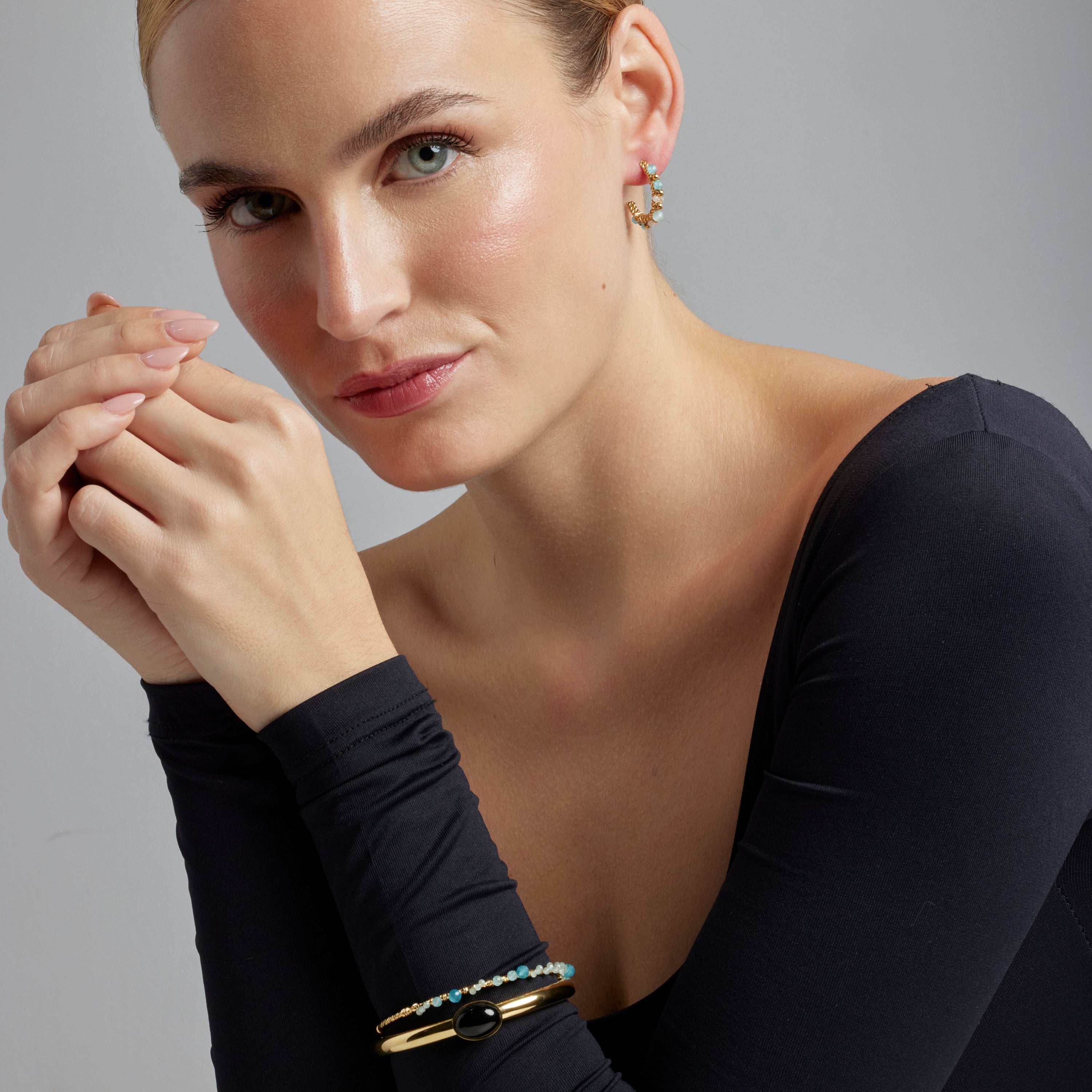 Pulseira com Cristal Preto acabamento ouro 18k - Havros