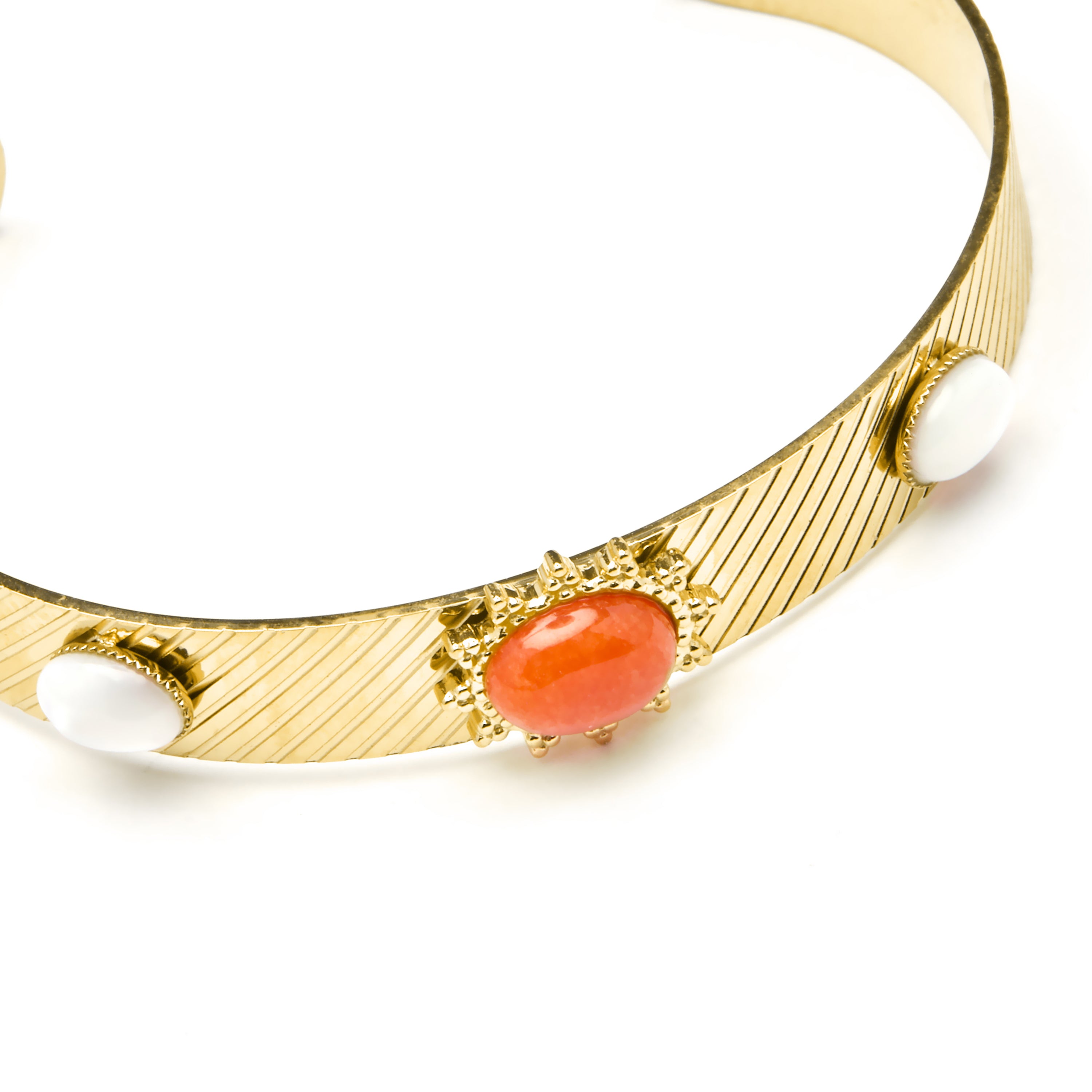 Armband mit 18-karätiger Gelbgoldbeschichtung und weißem Perlmutt - Romou