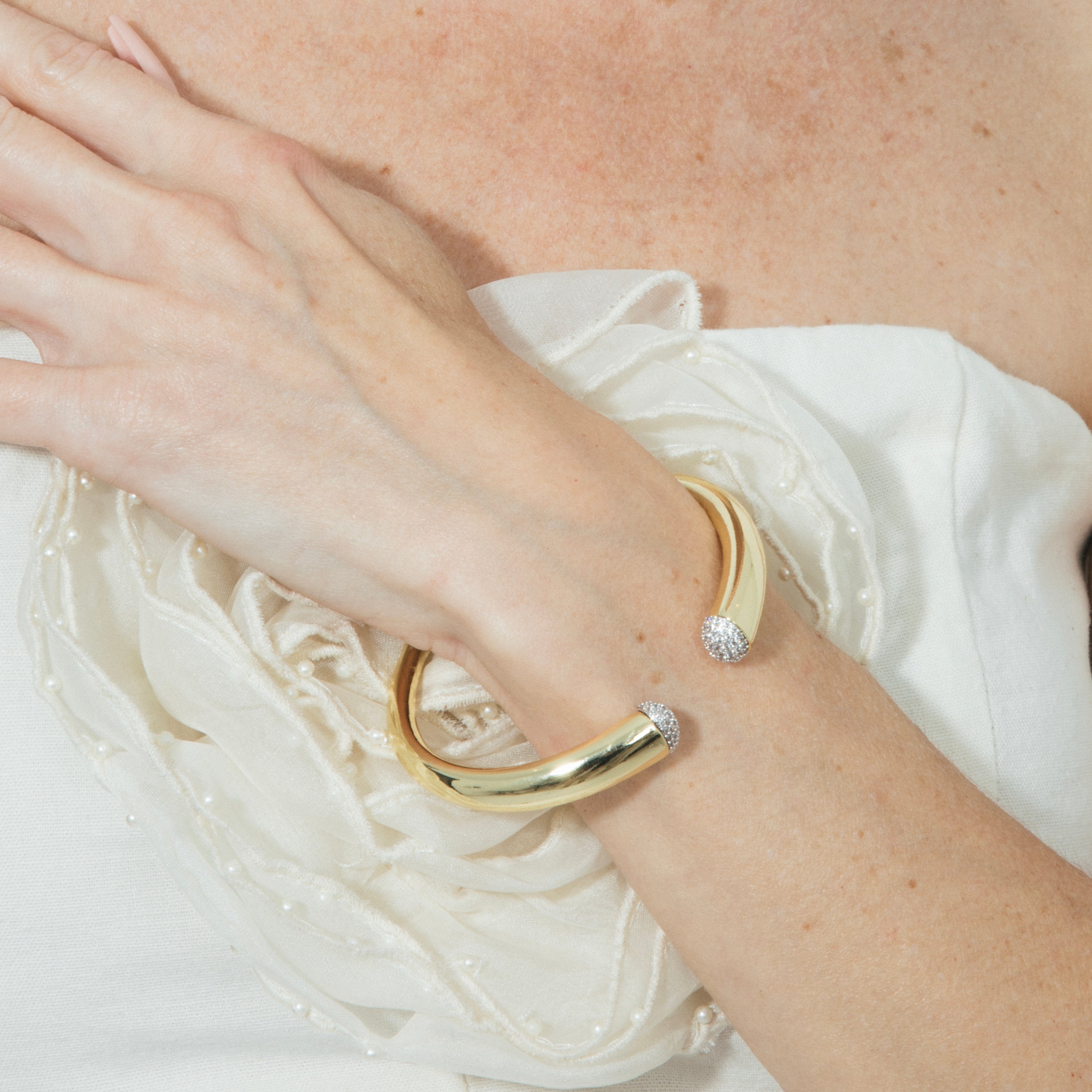 Bracciale con zircone brillante finitura in oro giallo 18k - Pharra