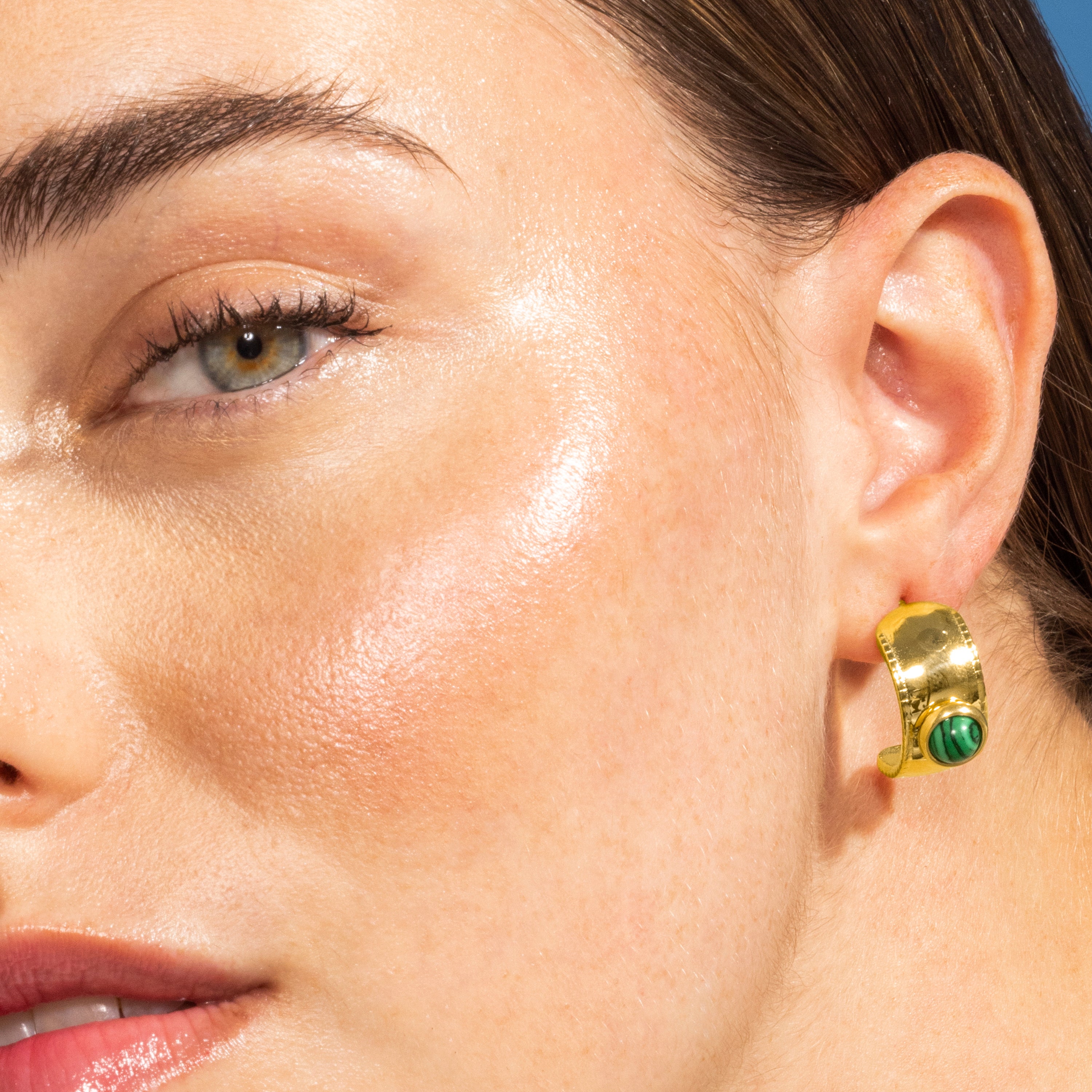 Brincos de Malaquita acabados em ouro amarelo 18K - Dadao