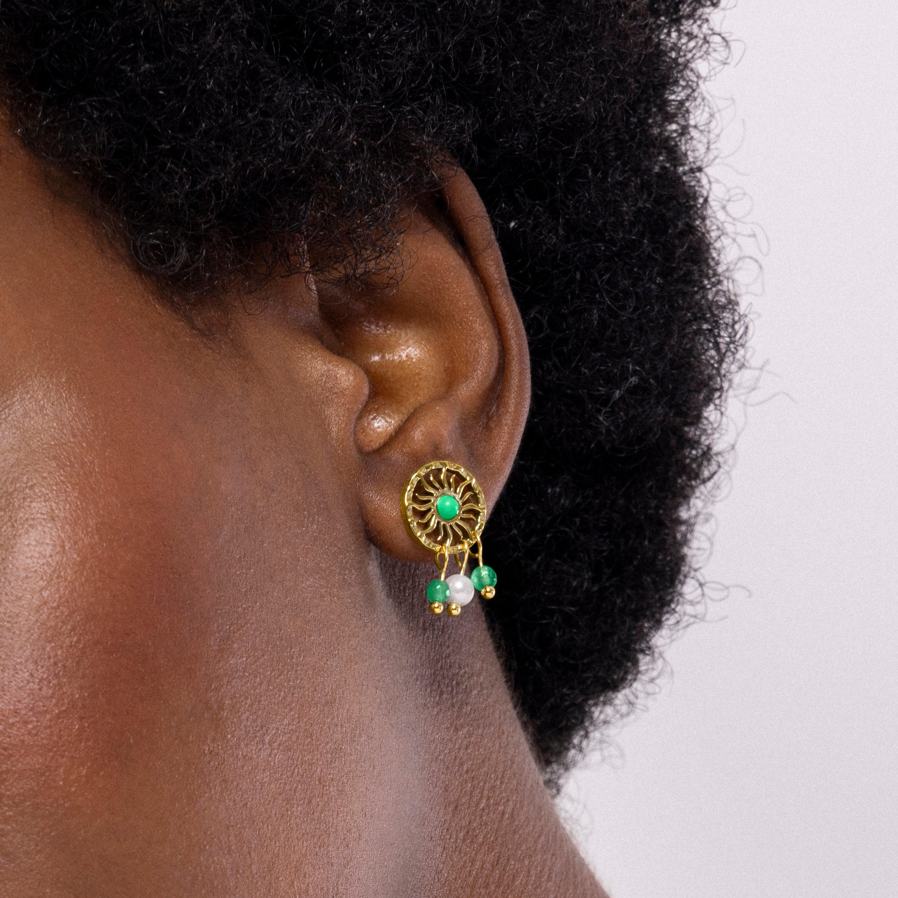 Brincos de Malaquita acabados em ouro amarelo 18K - Besya