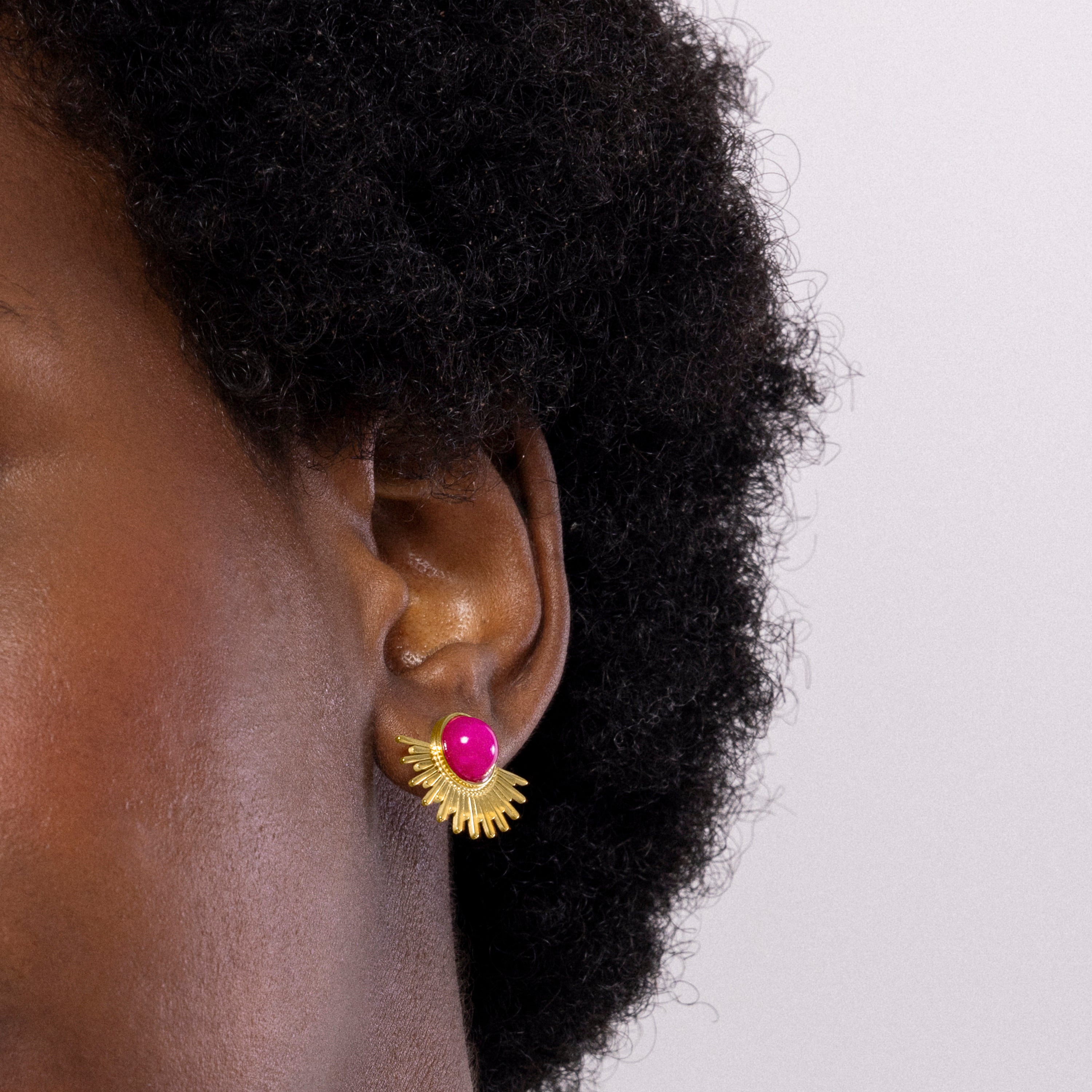 Pendientes de Cristal Rojo acabados en oro amarillo 18K - Rok