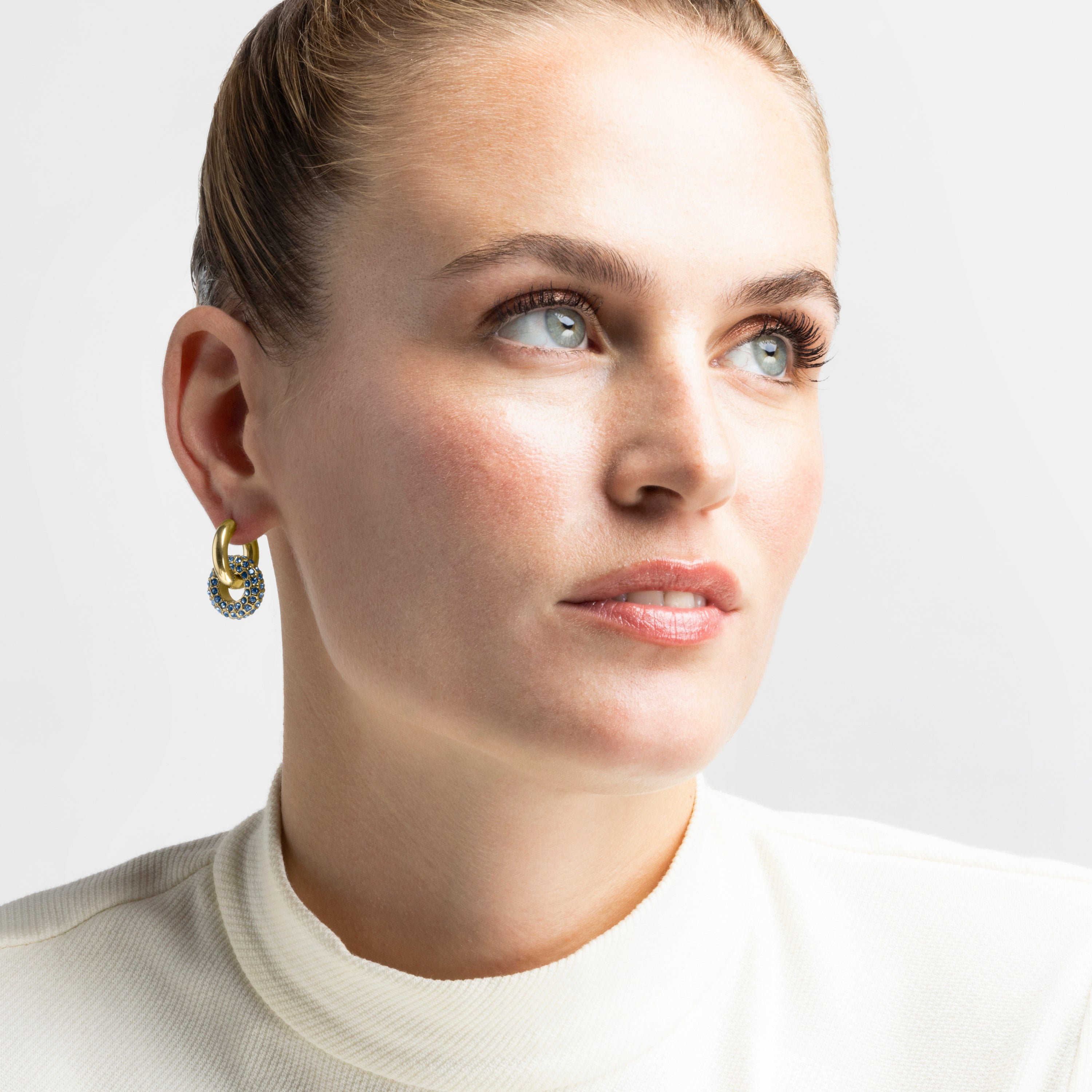 Boucles d'oreilles avec cristal bleu foncé finition or 18k - Rawe