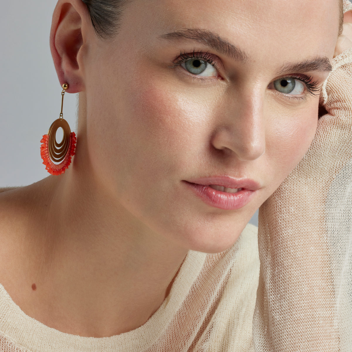Coral earrings finished in 18K yellow gold - Ishio