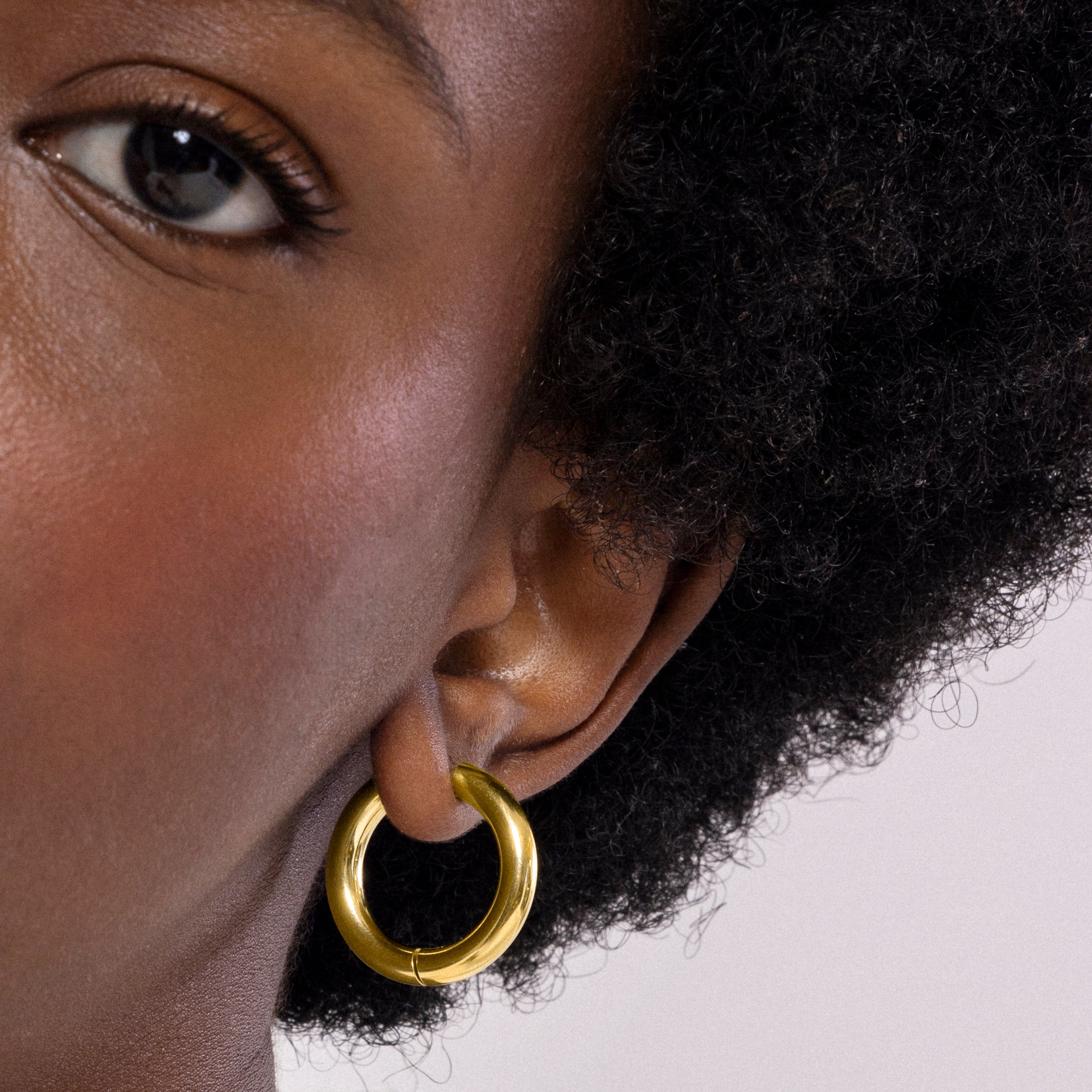 Orecchini di 13,5mm di diametro finitura Oro Giallo 18k - Amyck