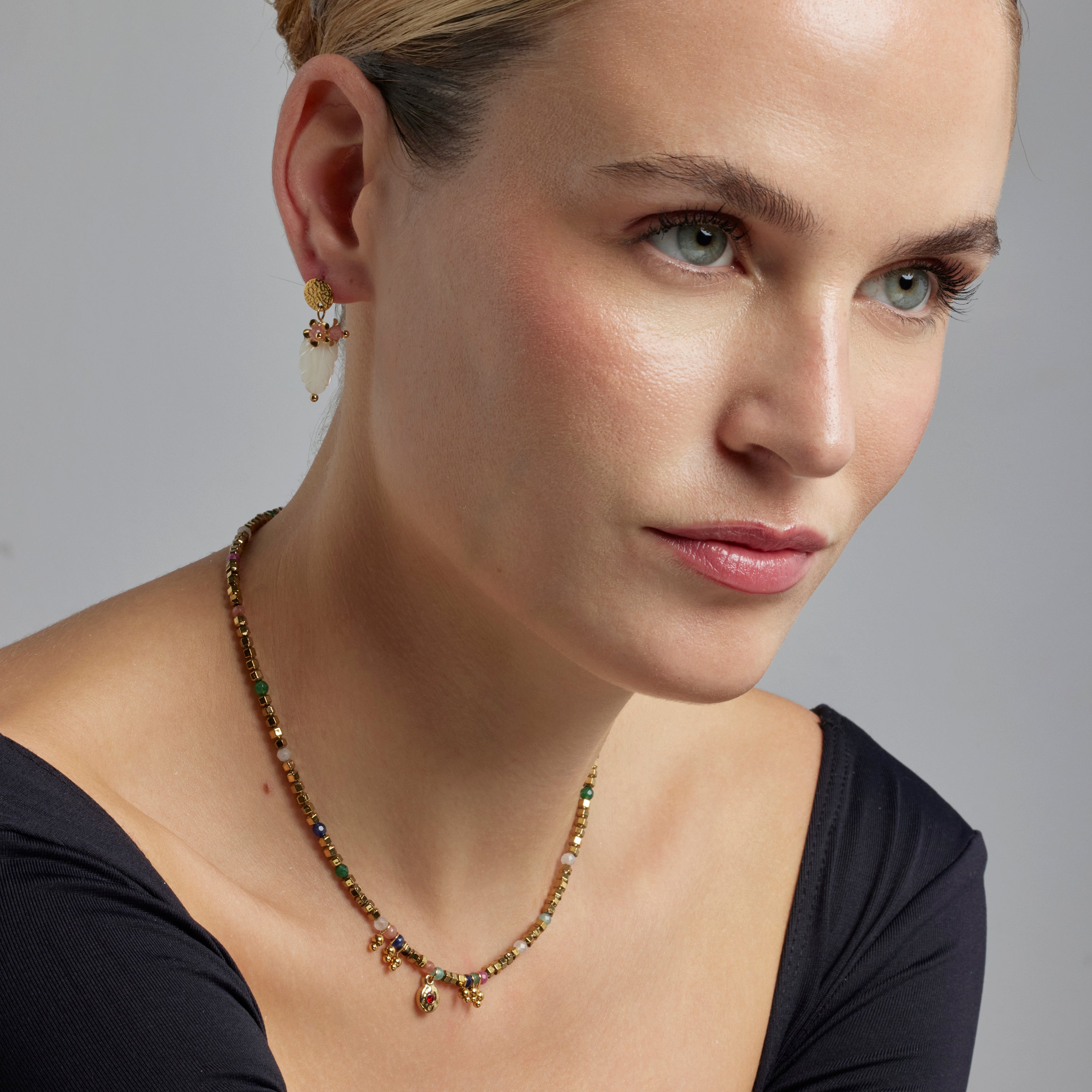 Ohrringe mit weißer Perlmutt-Oberfläche, 18k Gold-Finish - Gaudark