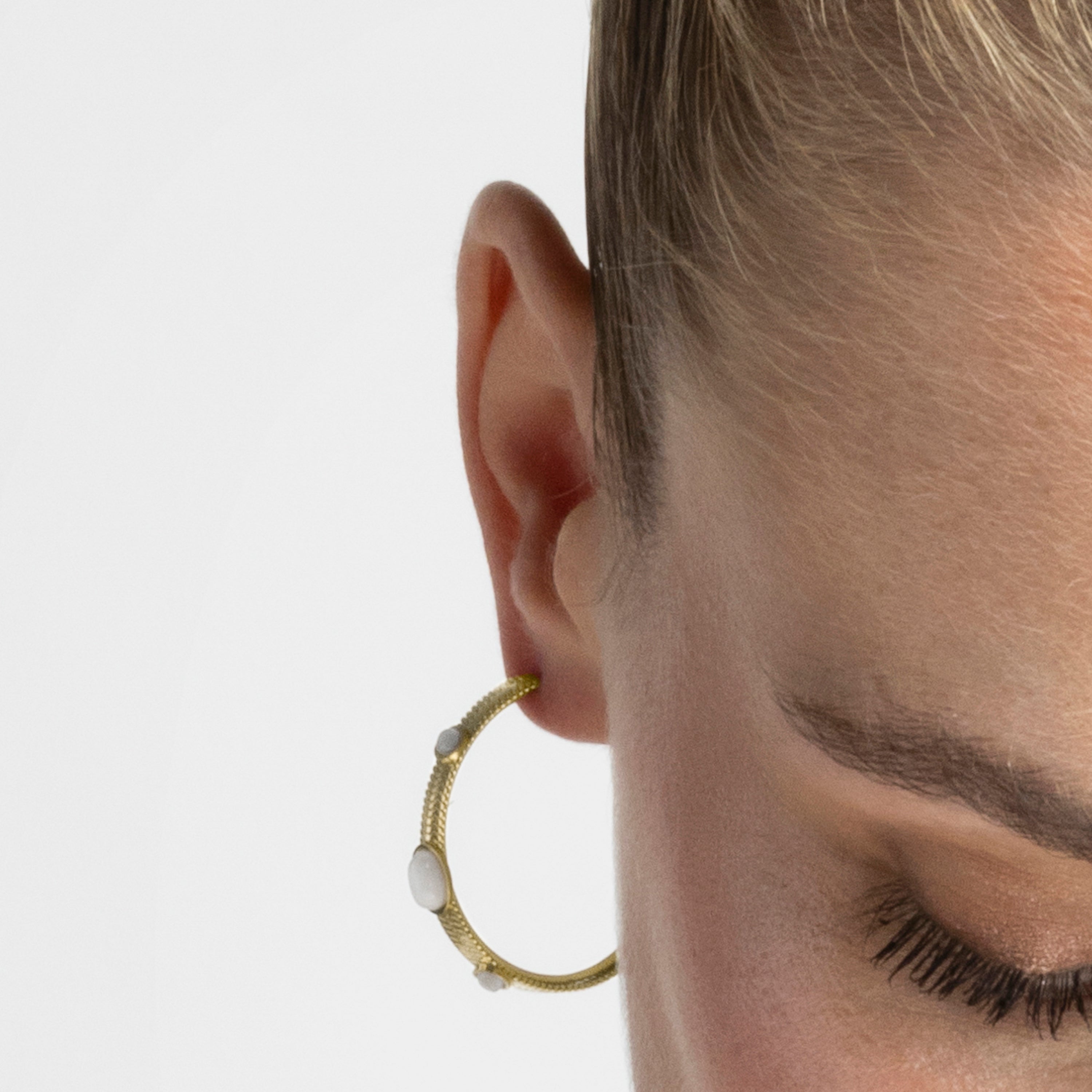 Ohrringe mit weißem Perlmutt, 18k Gold-Finish - Reus