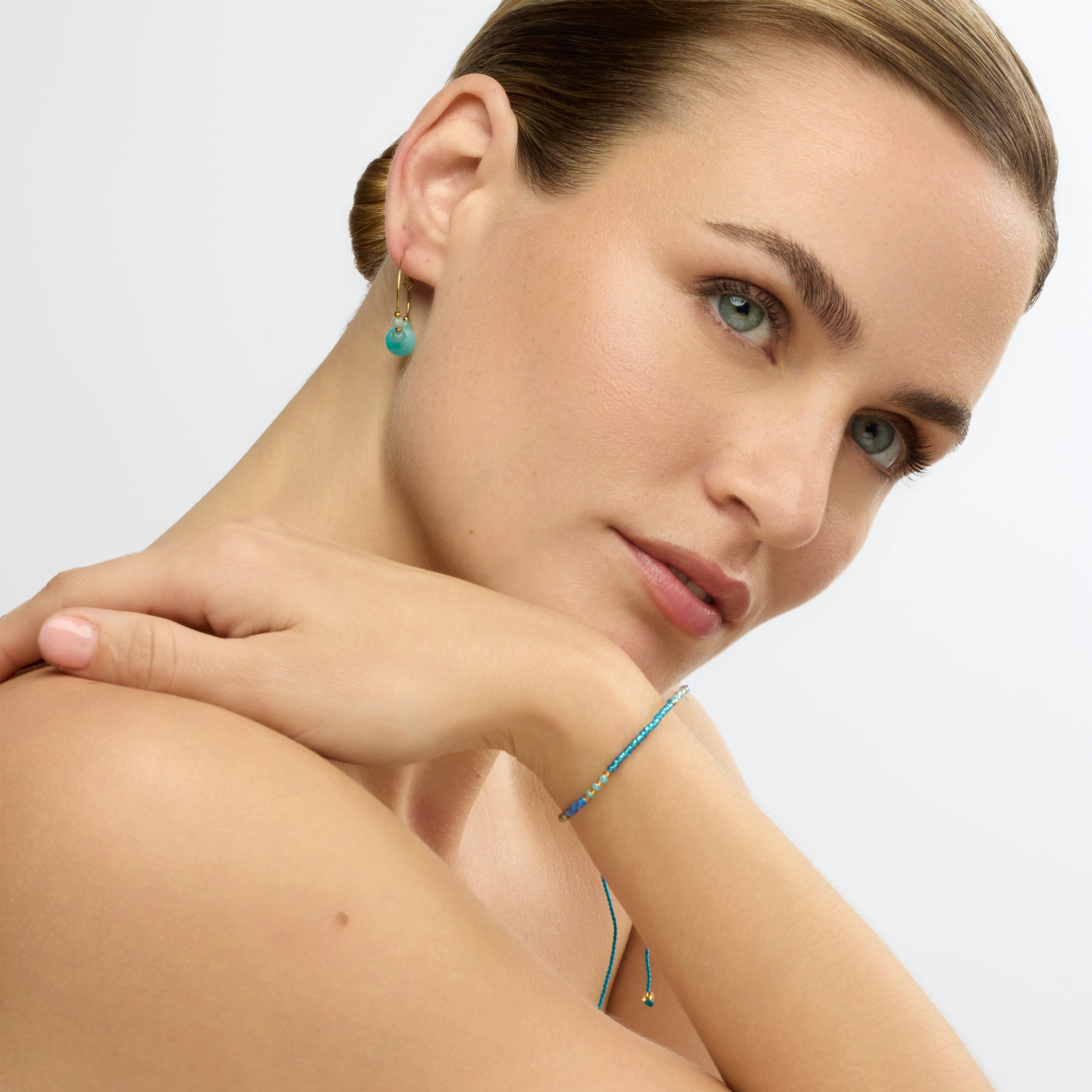 Boucles d'oreilles finition or jaune 18 carats et jade bleu - Gimra