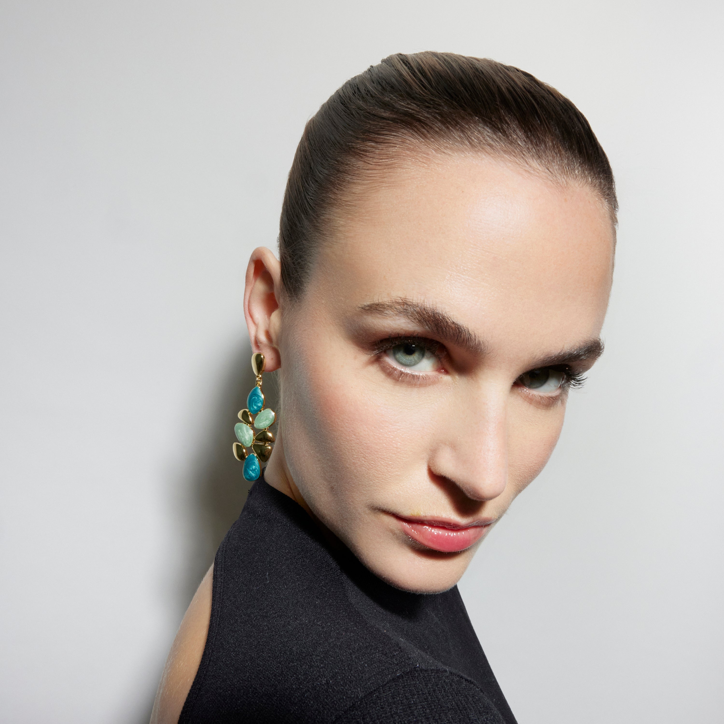 Green Resin Earrings finished in 18K yellow gold - Nortul