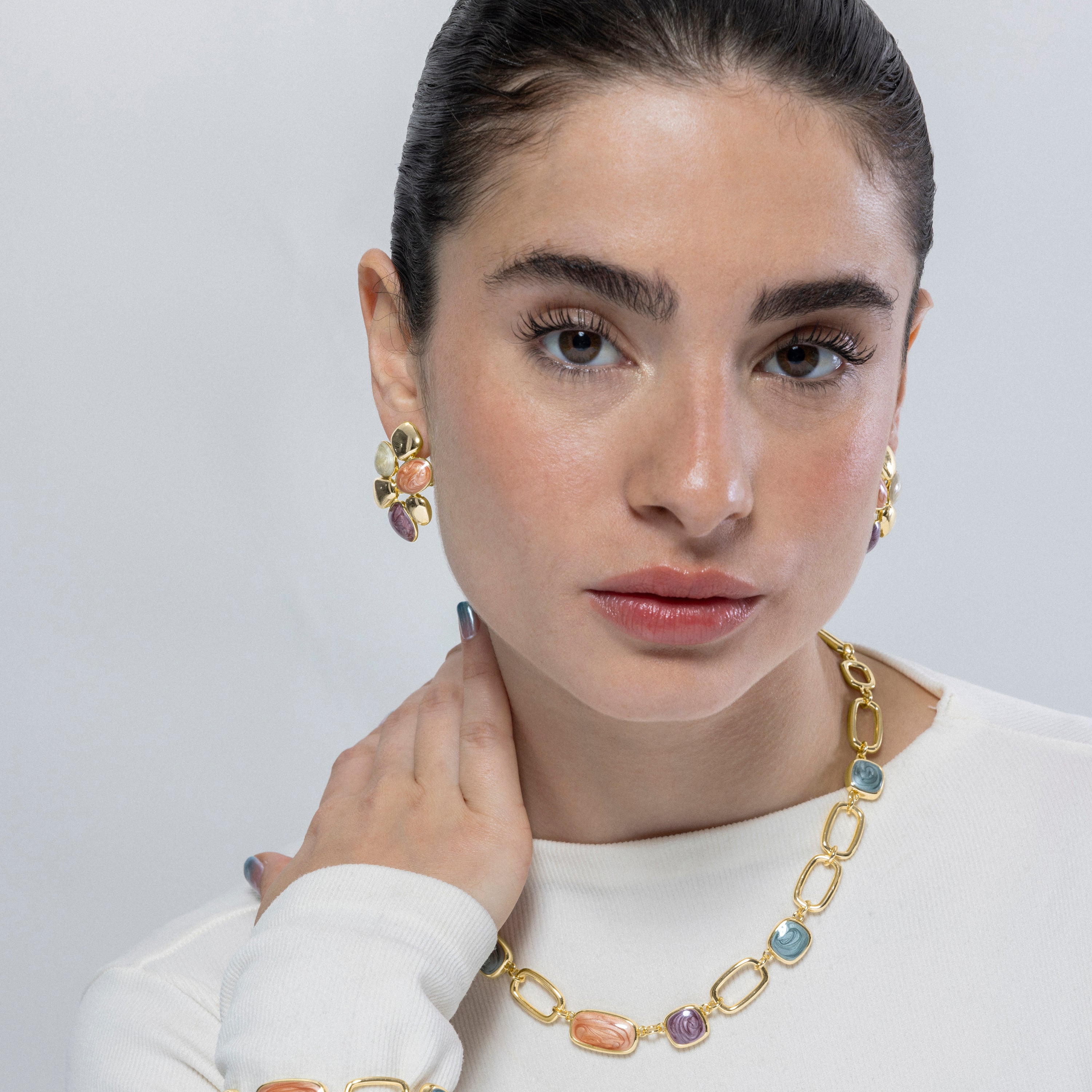 Boucles d'oreilles en résine orange finies en or jaune 18K - Niro
