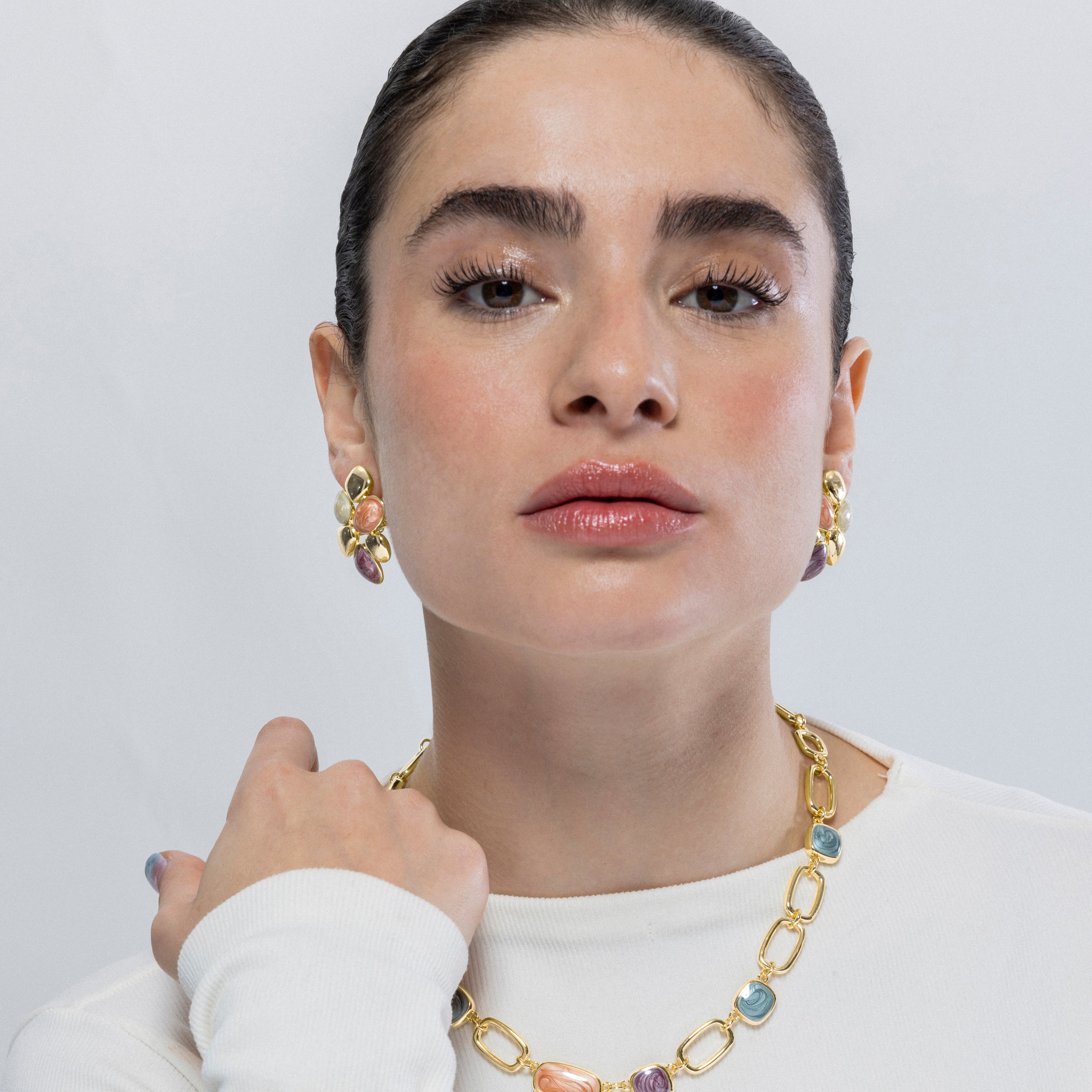 Boucles d'oreilles en résine orange finies en or jaune 18K - Niro