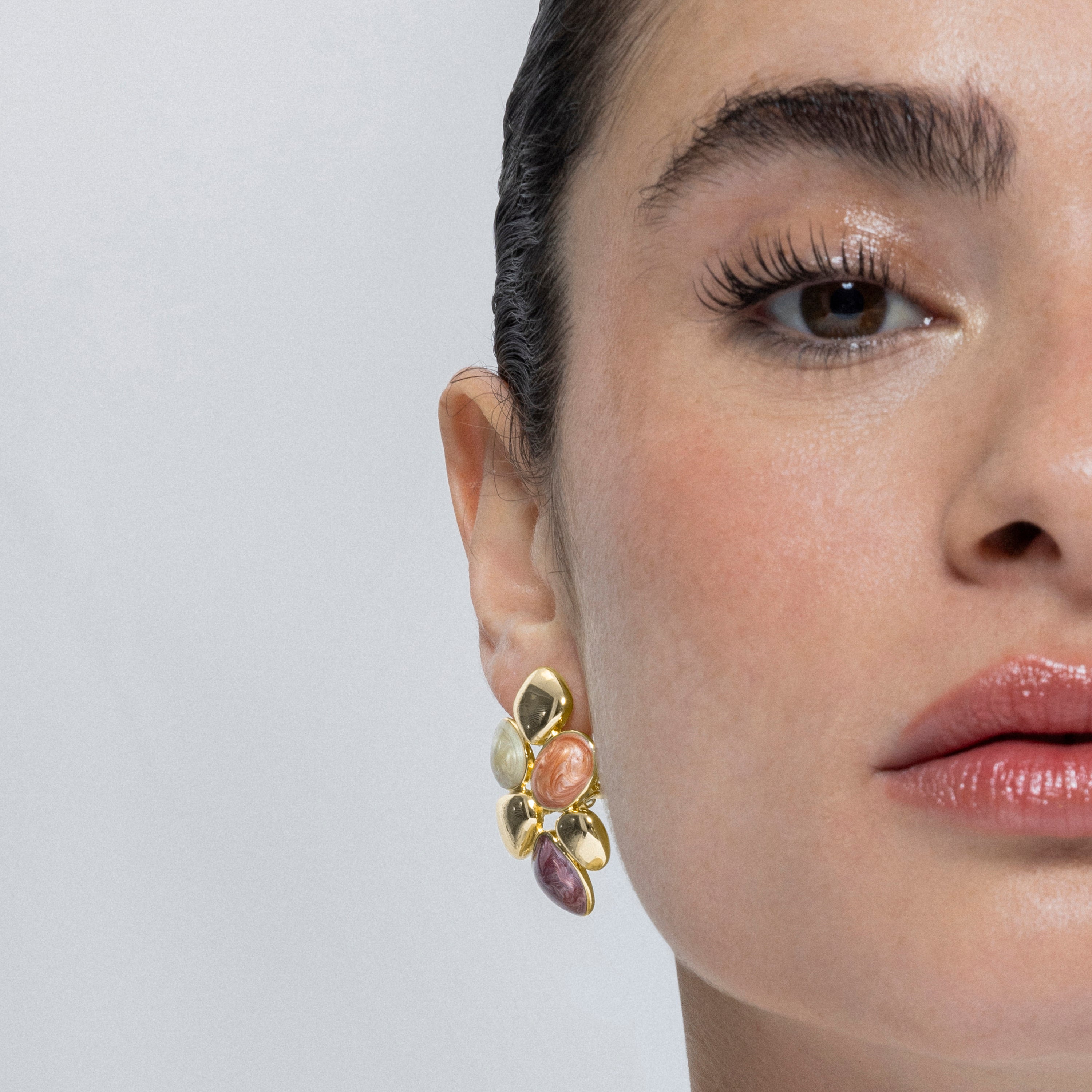 Boucles d'oreilles en résine orange finies en or jaune 18K - Niro