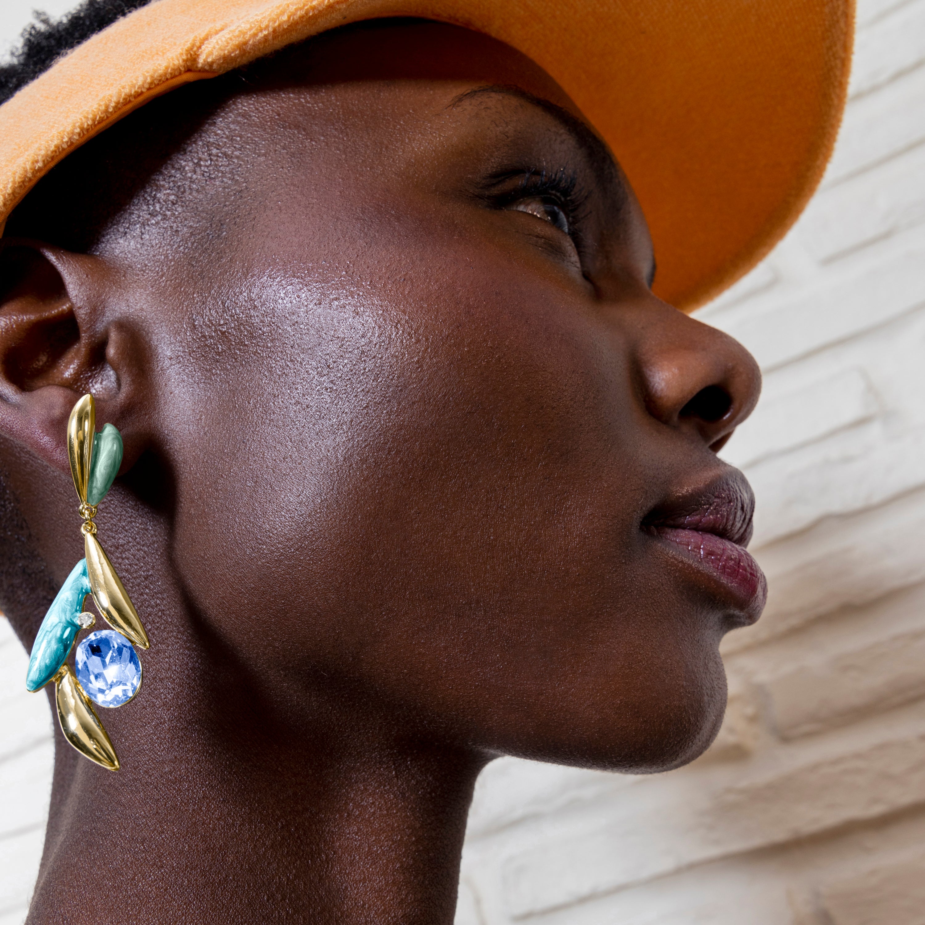 Brincos de zircónia Topacio Azul acabados em ouro amarelo 18K - Amarke