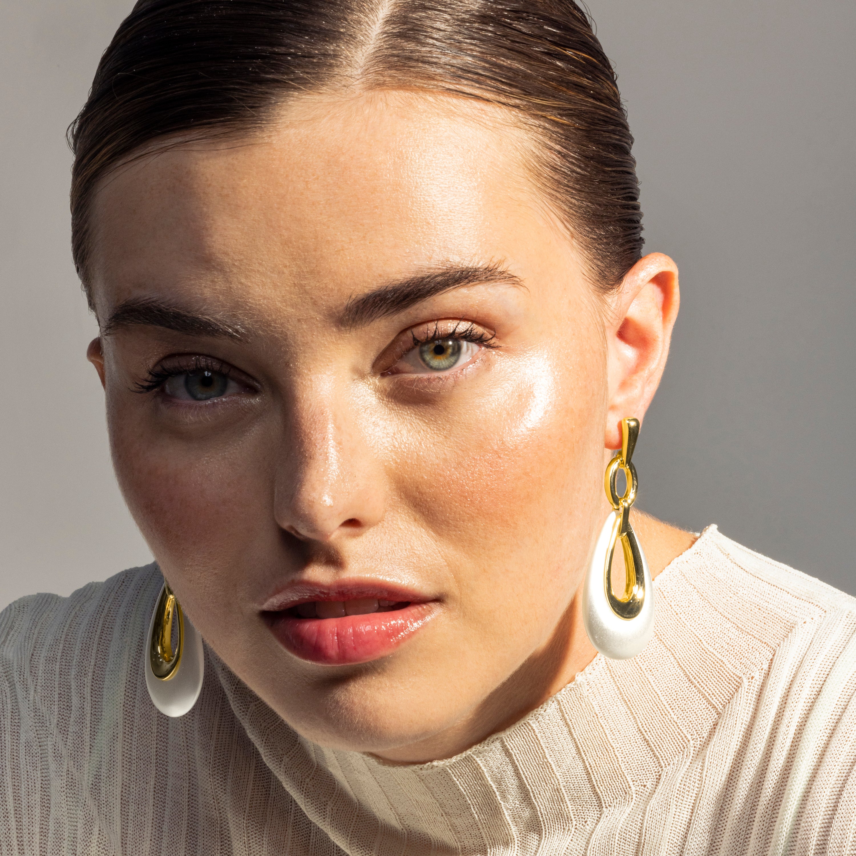 Brincos acabamento em ouro amarelo 18K - Humola