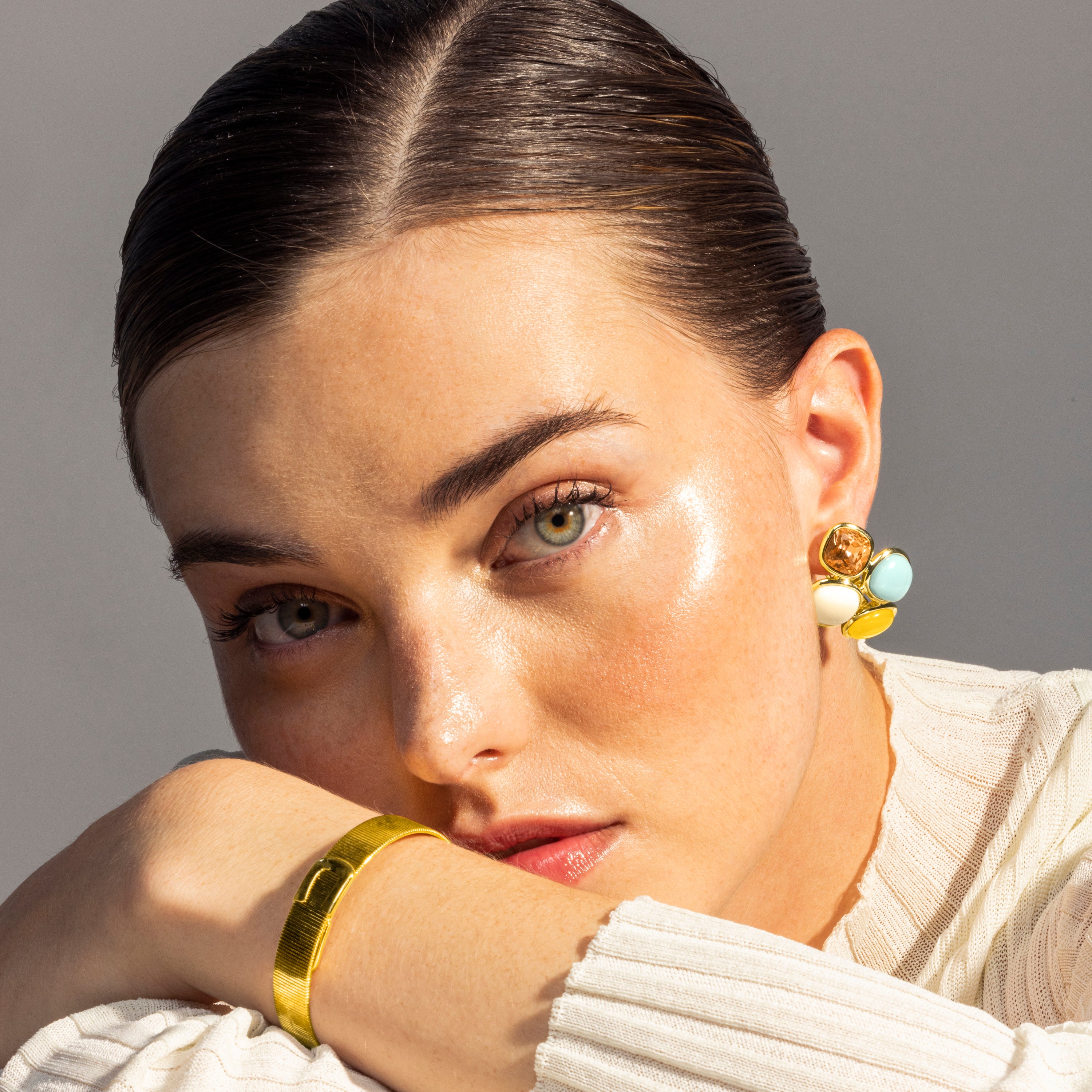 Brincos acabamento em ouro amarelo 18K - Lezu