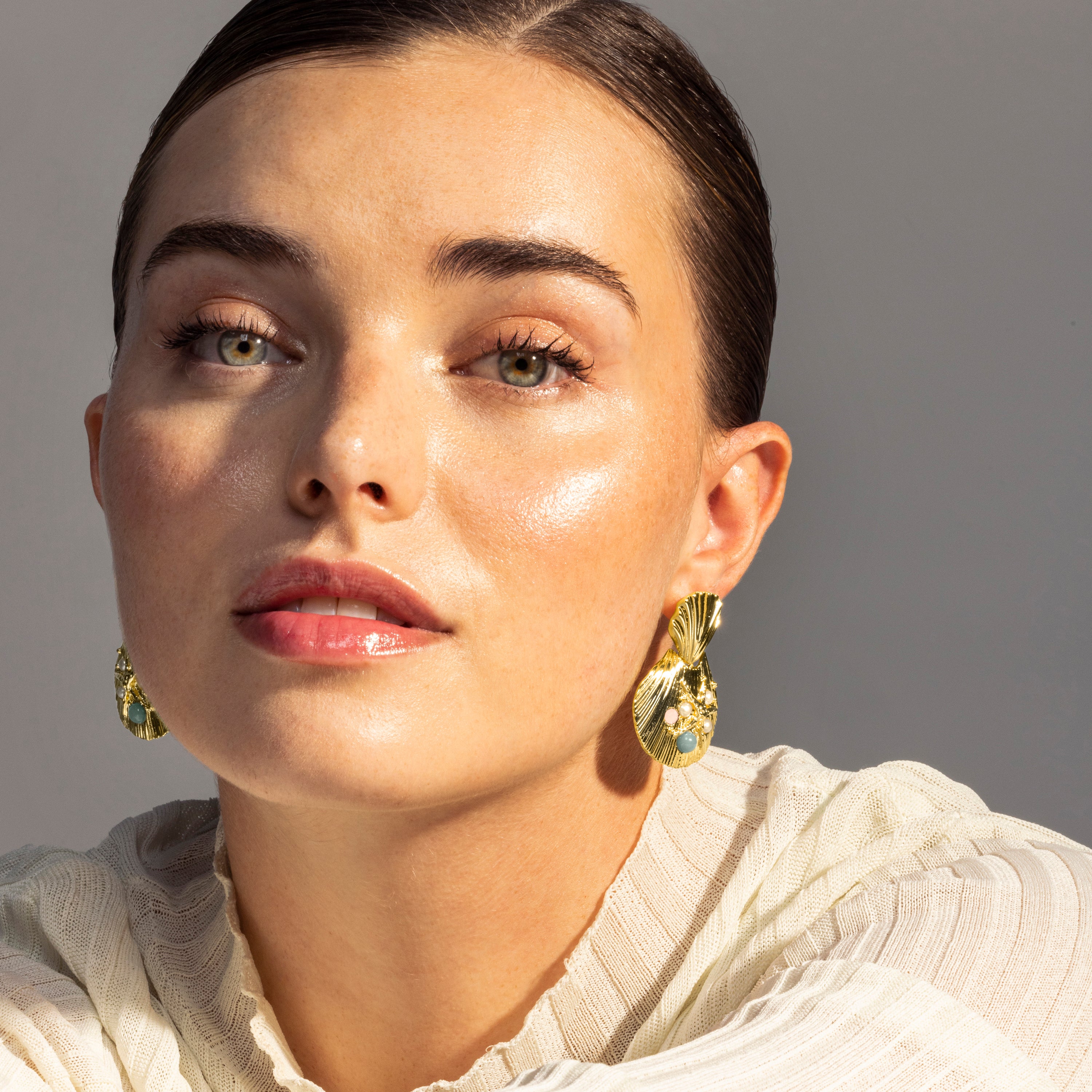 Brincos acabamento em ouro amarelo 18K - Zintol
