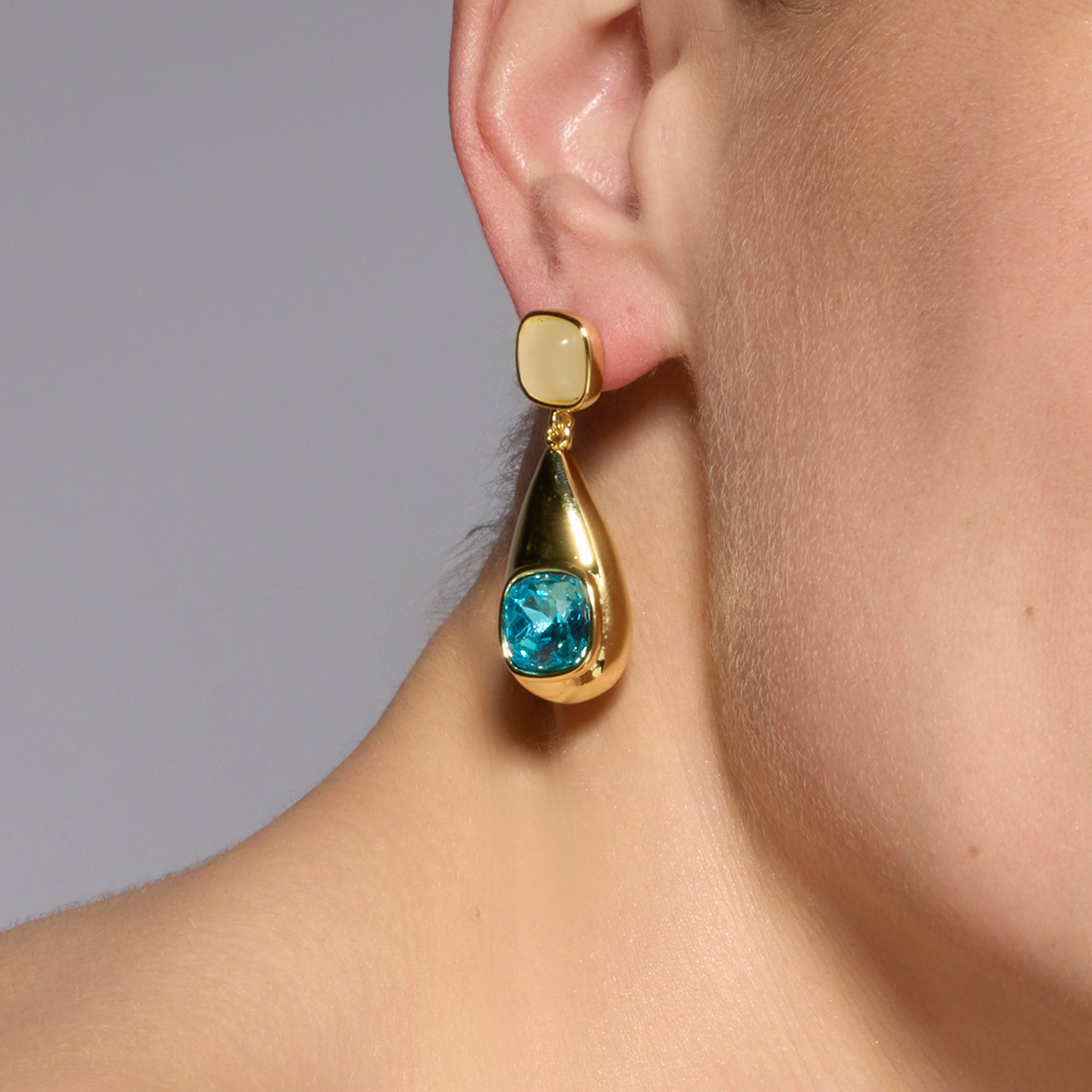 Pendientes acabado oro amarillo de 18k y Cristal Azul - Sethi
