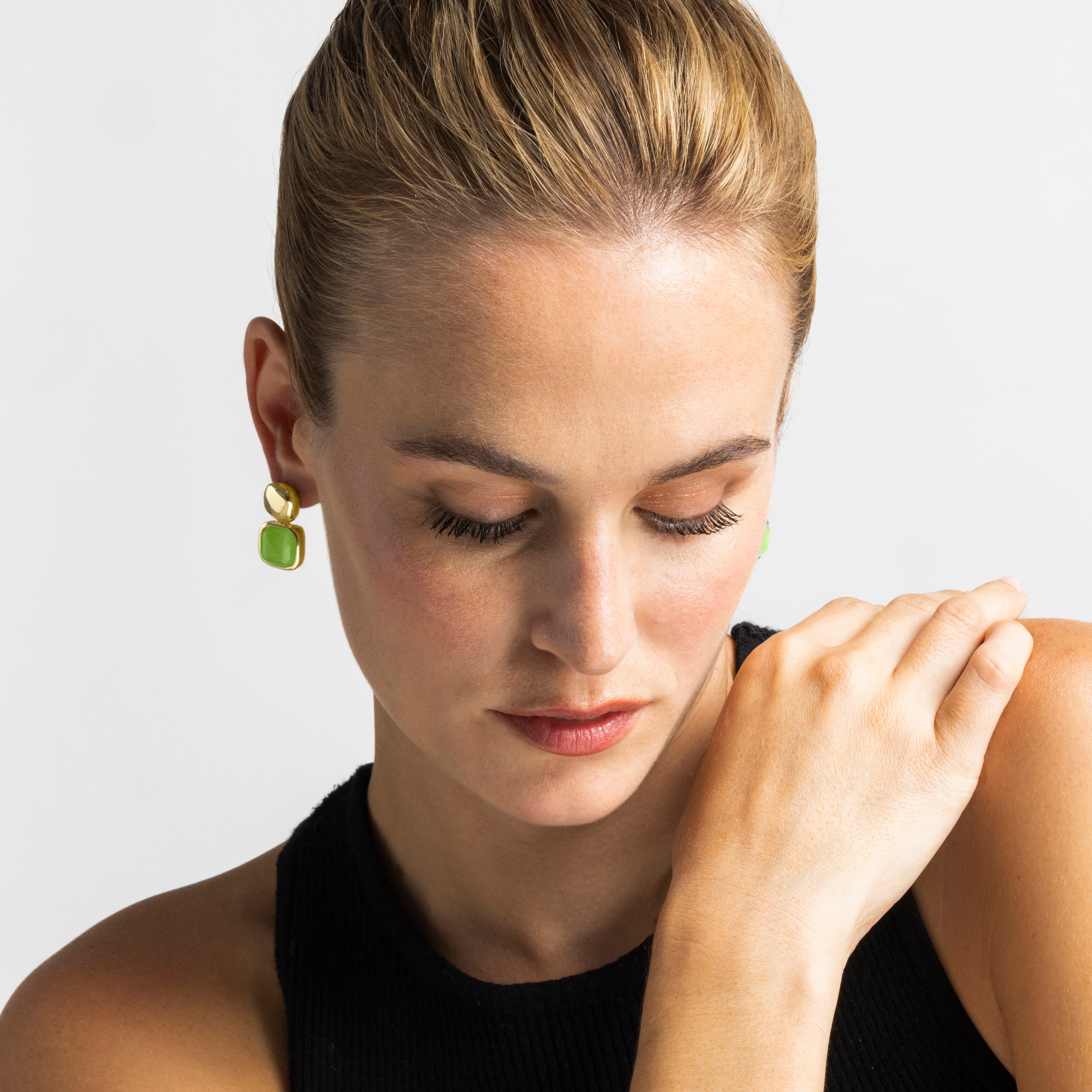 Pendientes con Ojo de Gato Verde acabado oro 18k - Laroi